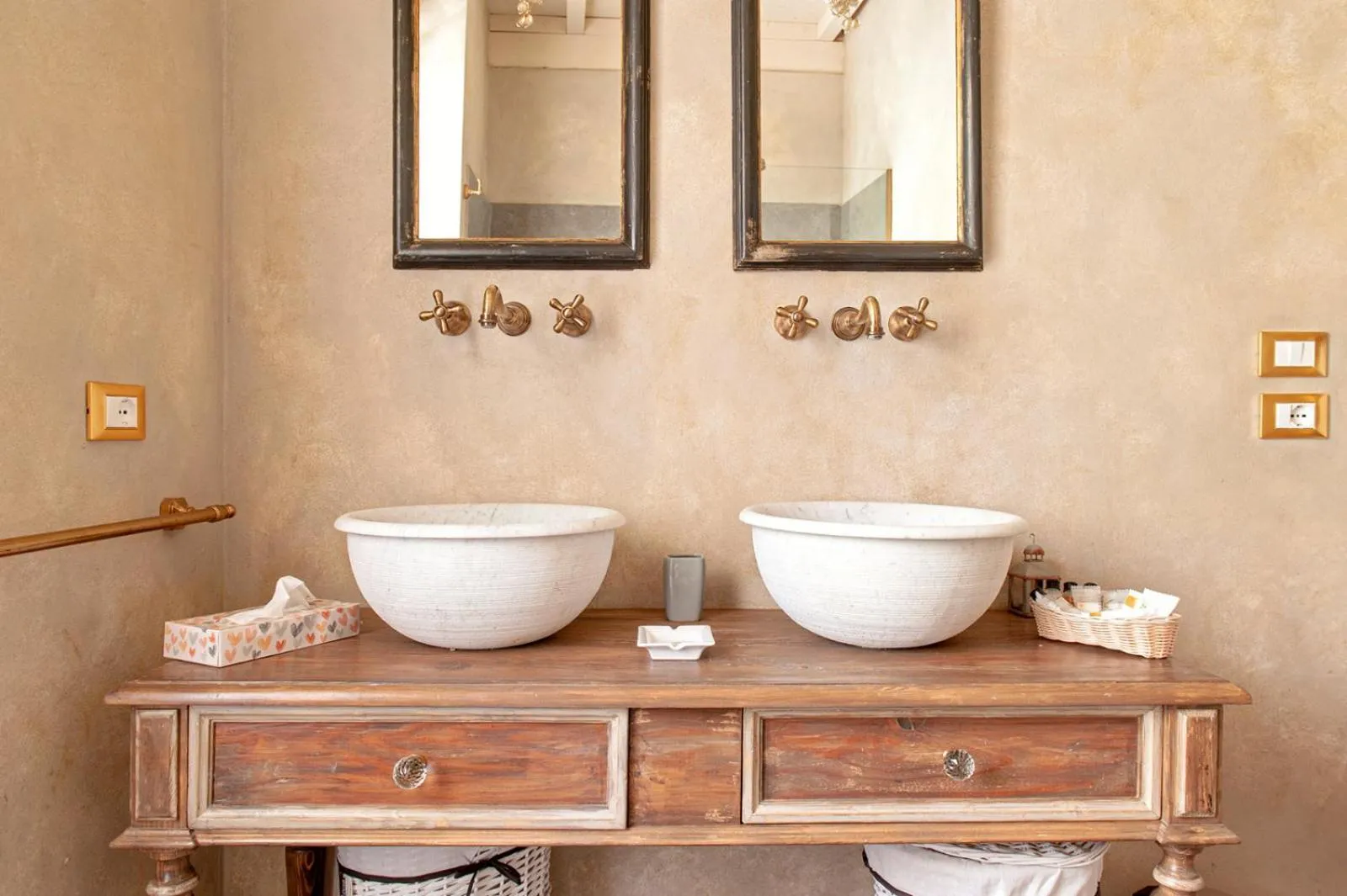 Bathroom in Hotel Villa Sermolli