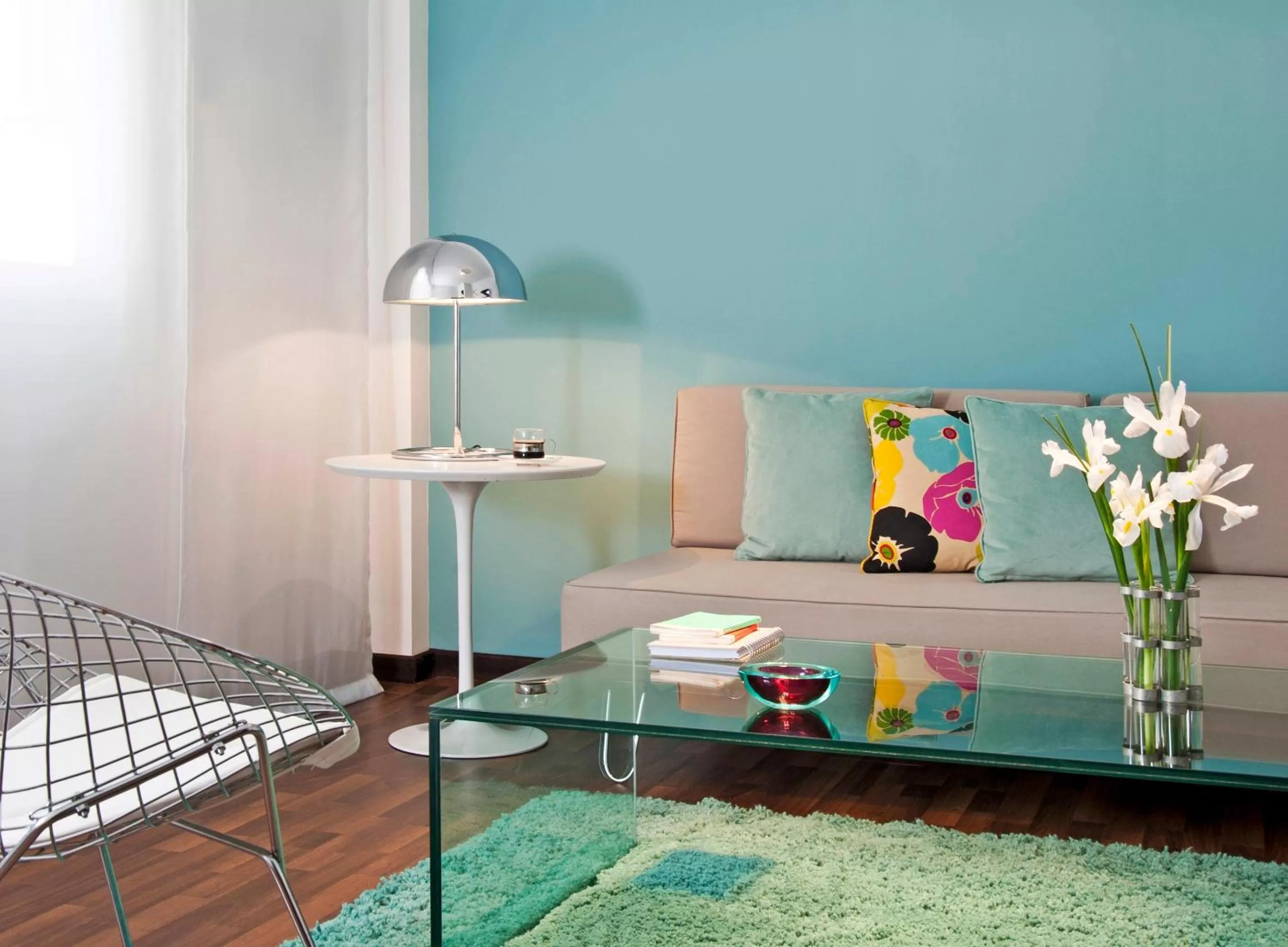 Living room, Seating Area in Rochester Hotel M