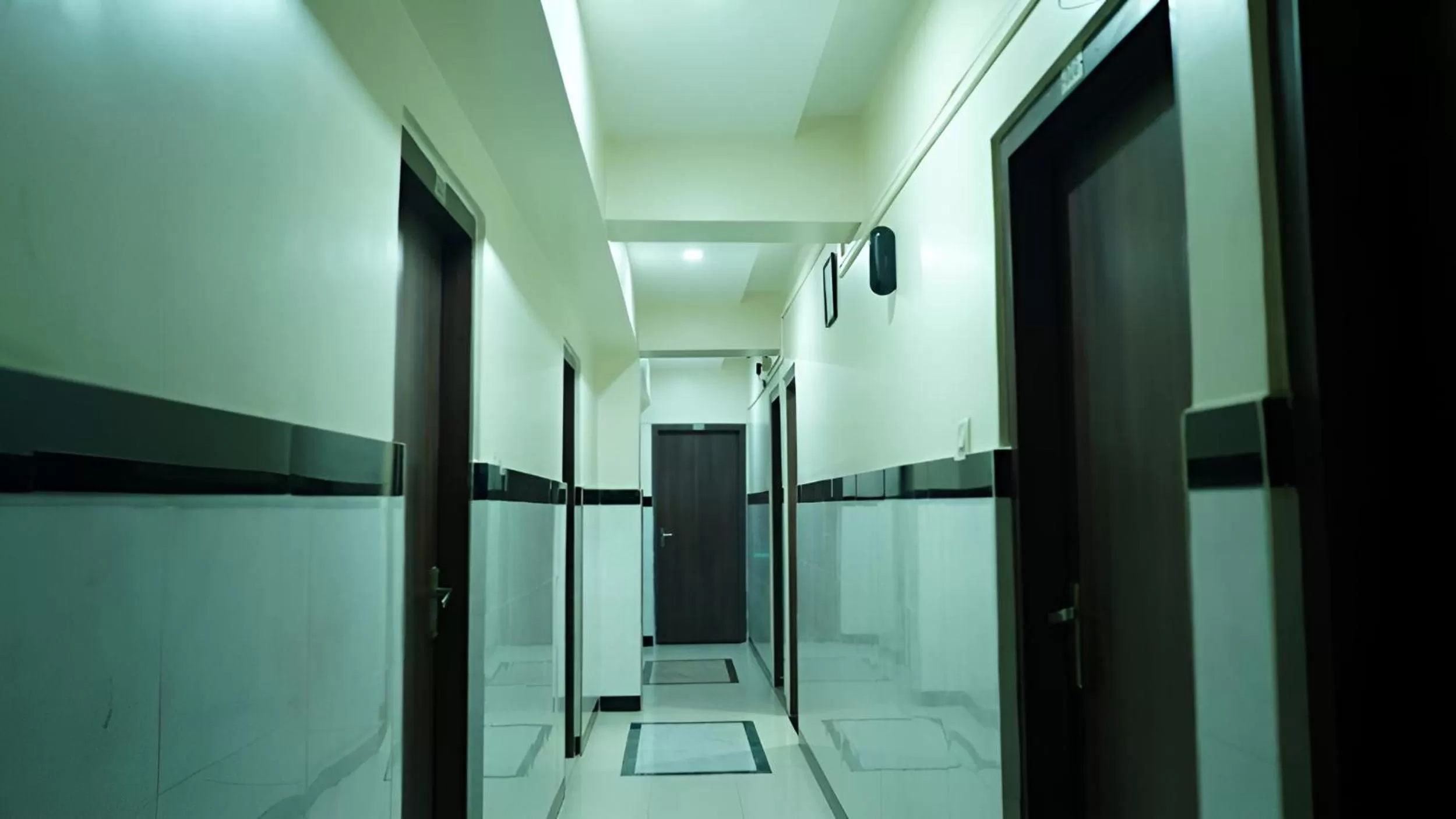 Lobby or reception in Sai Sharan Stay Inn- Near MIDC Turbhe Navi Mumbai