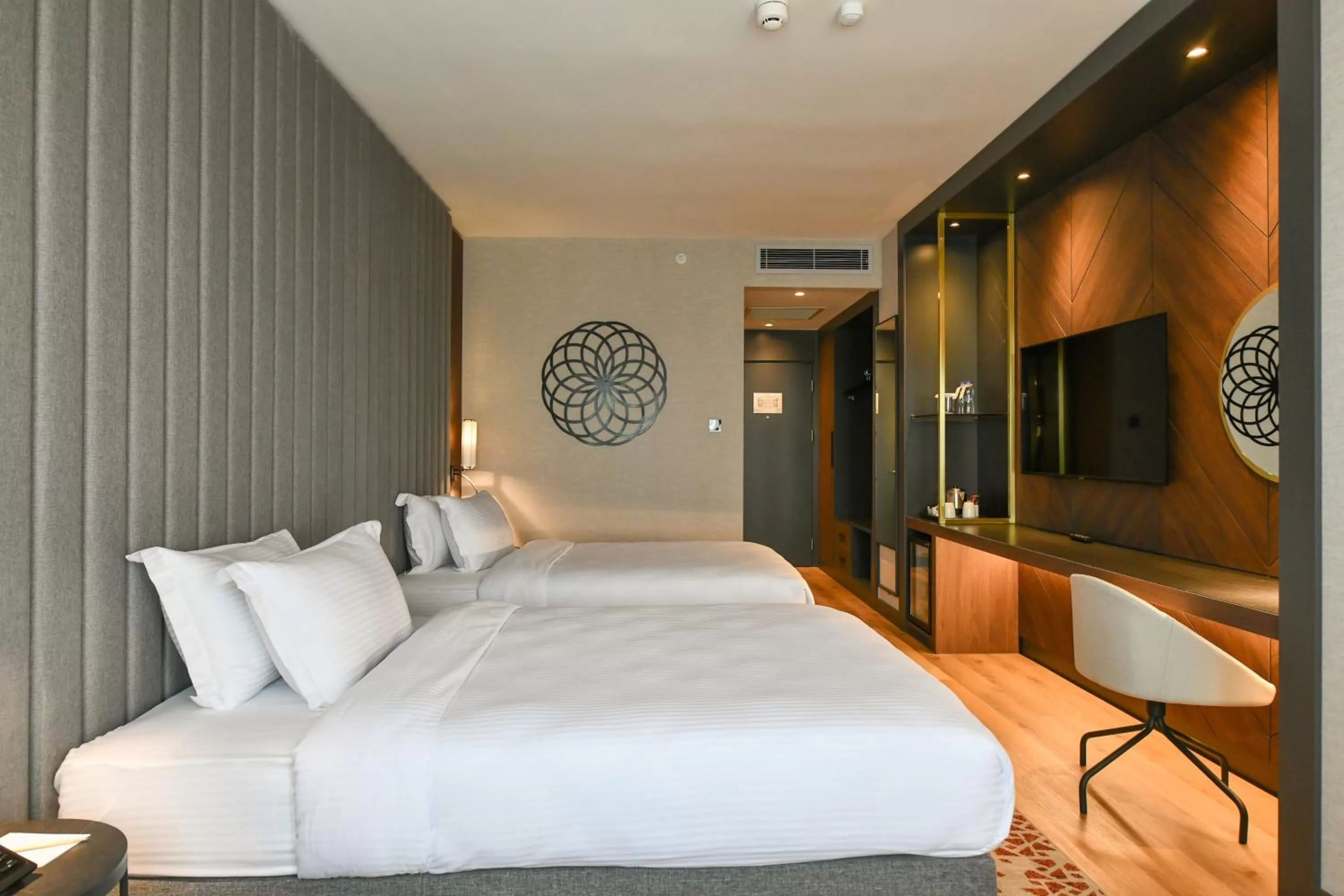 Photo of the whole room, Bed in Crowne Plaza Ankara by IHG