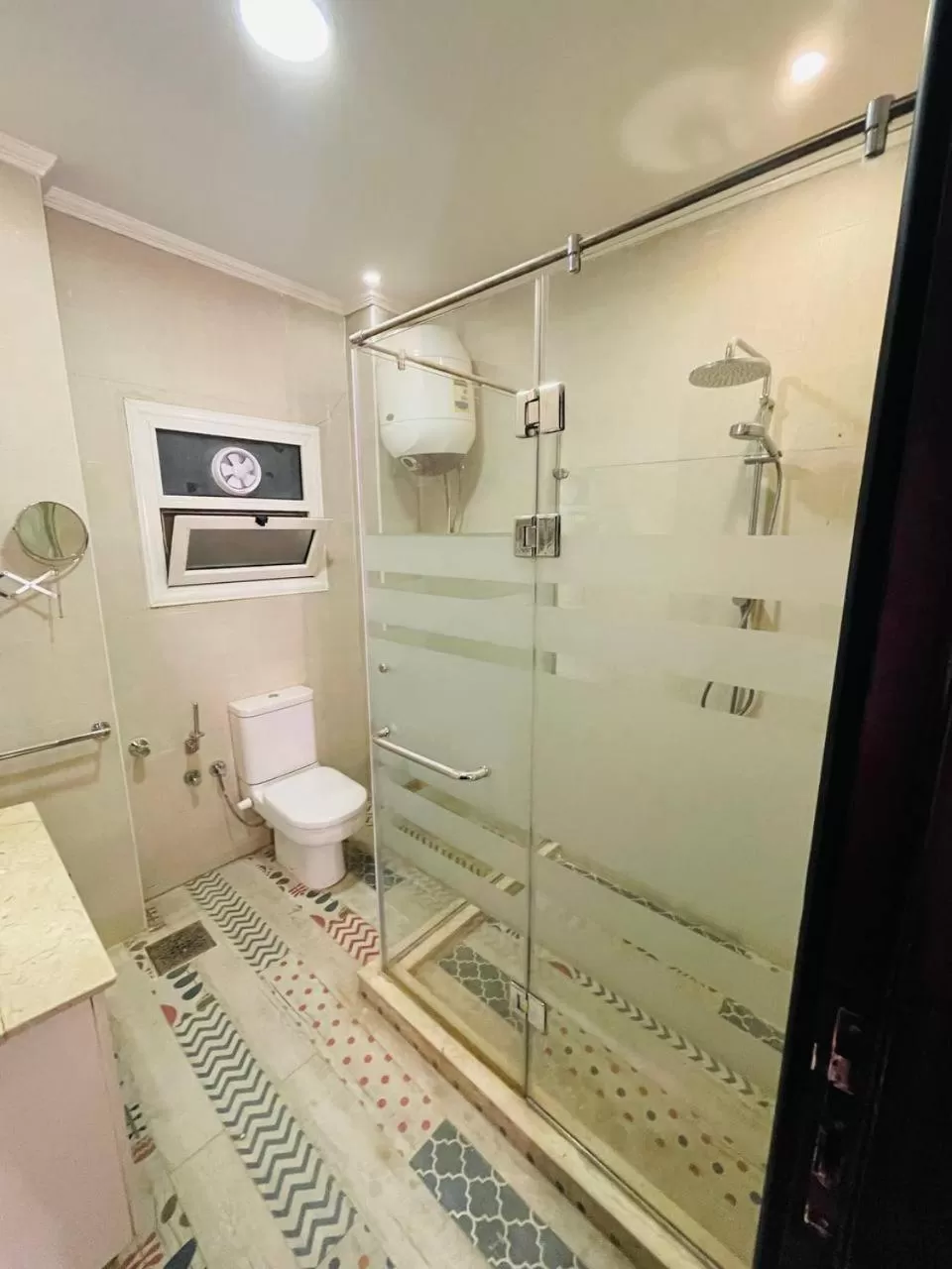 Shower in Solima Pyramids View