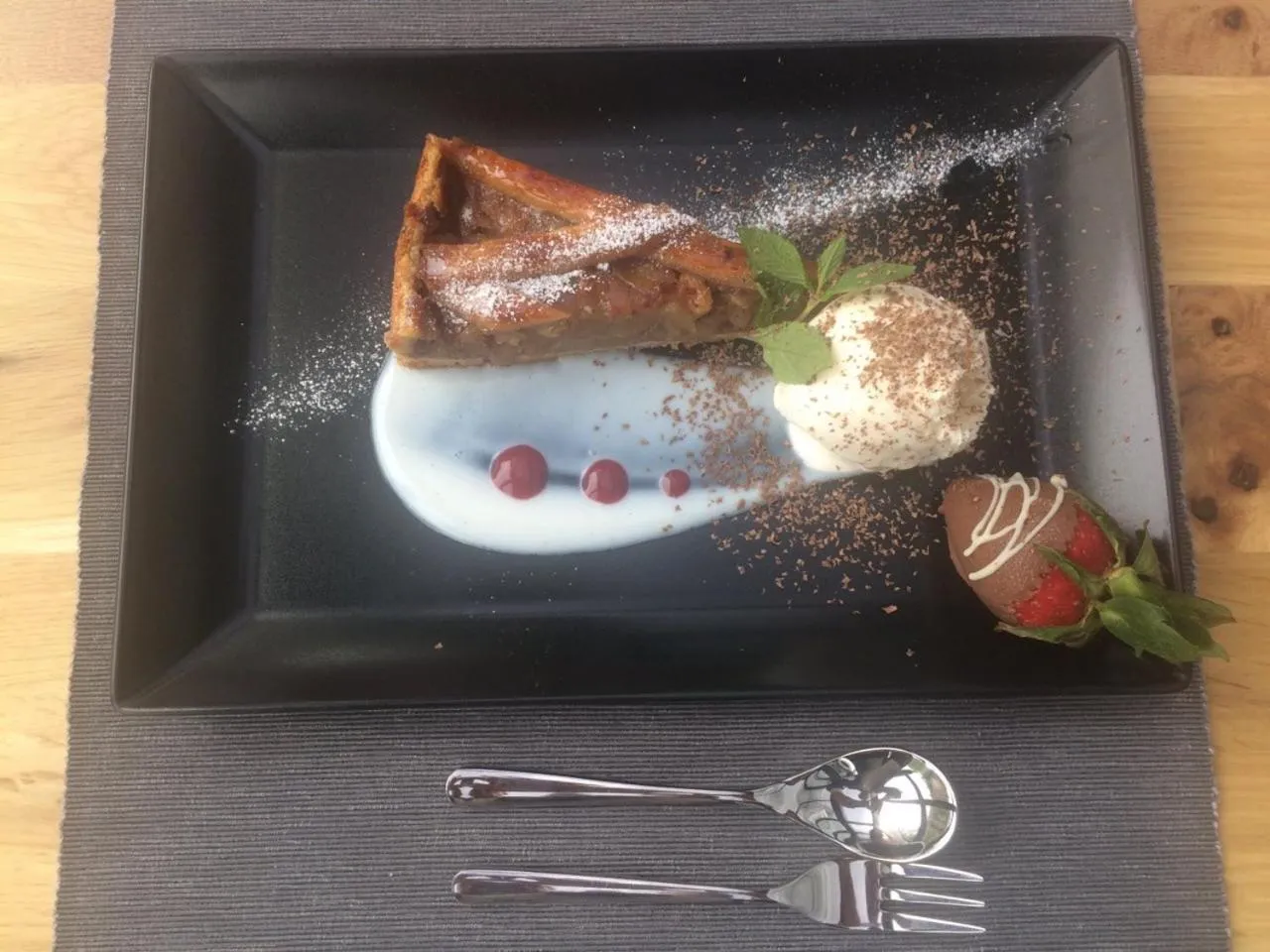 Food in All Seasons Residence Design Hotel - Free parking