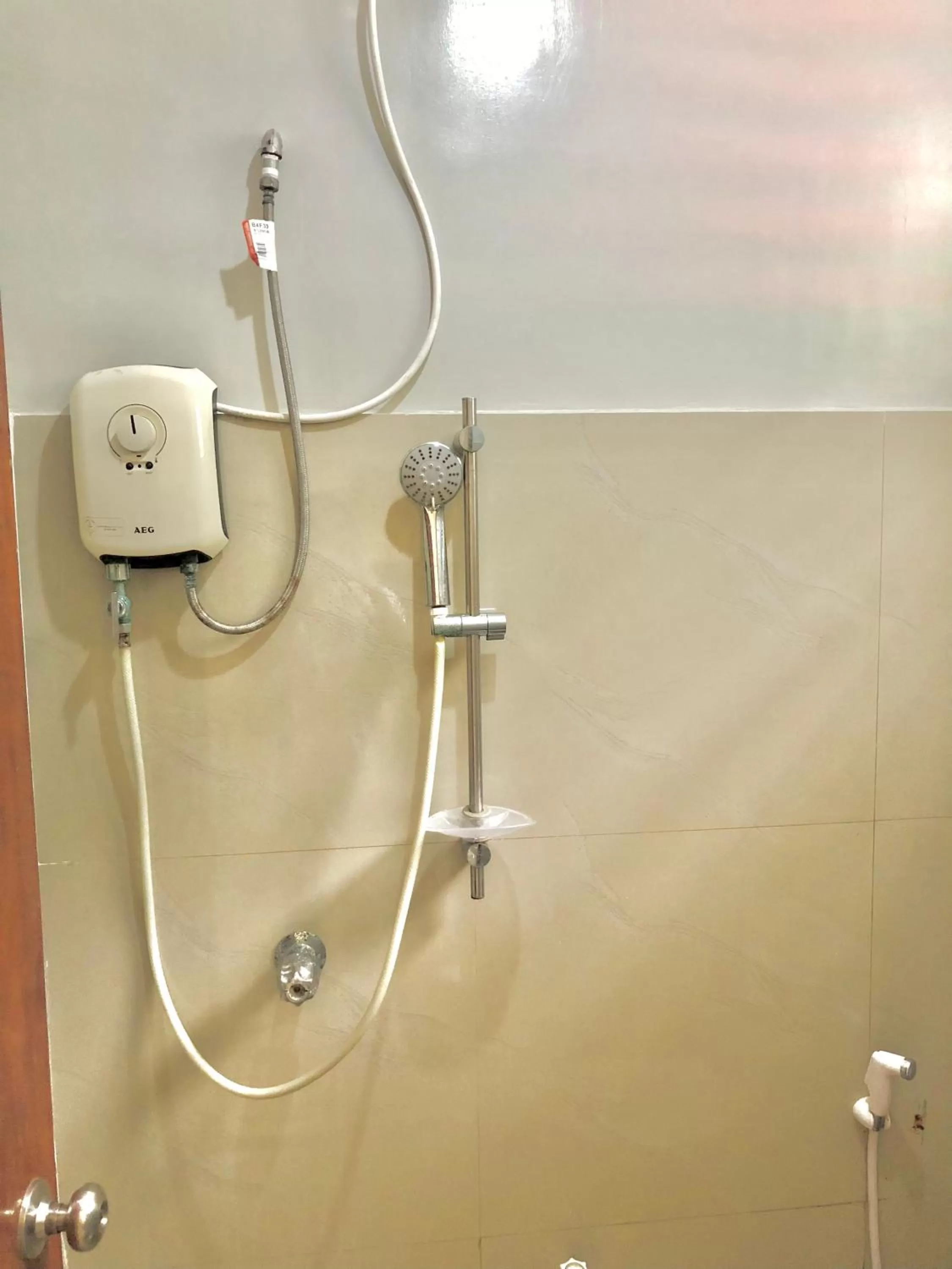 Shower in Hanna's Inn, El Nido