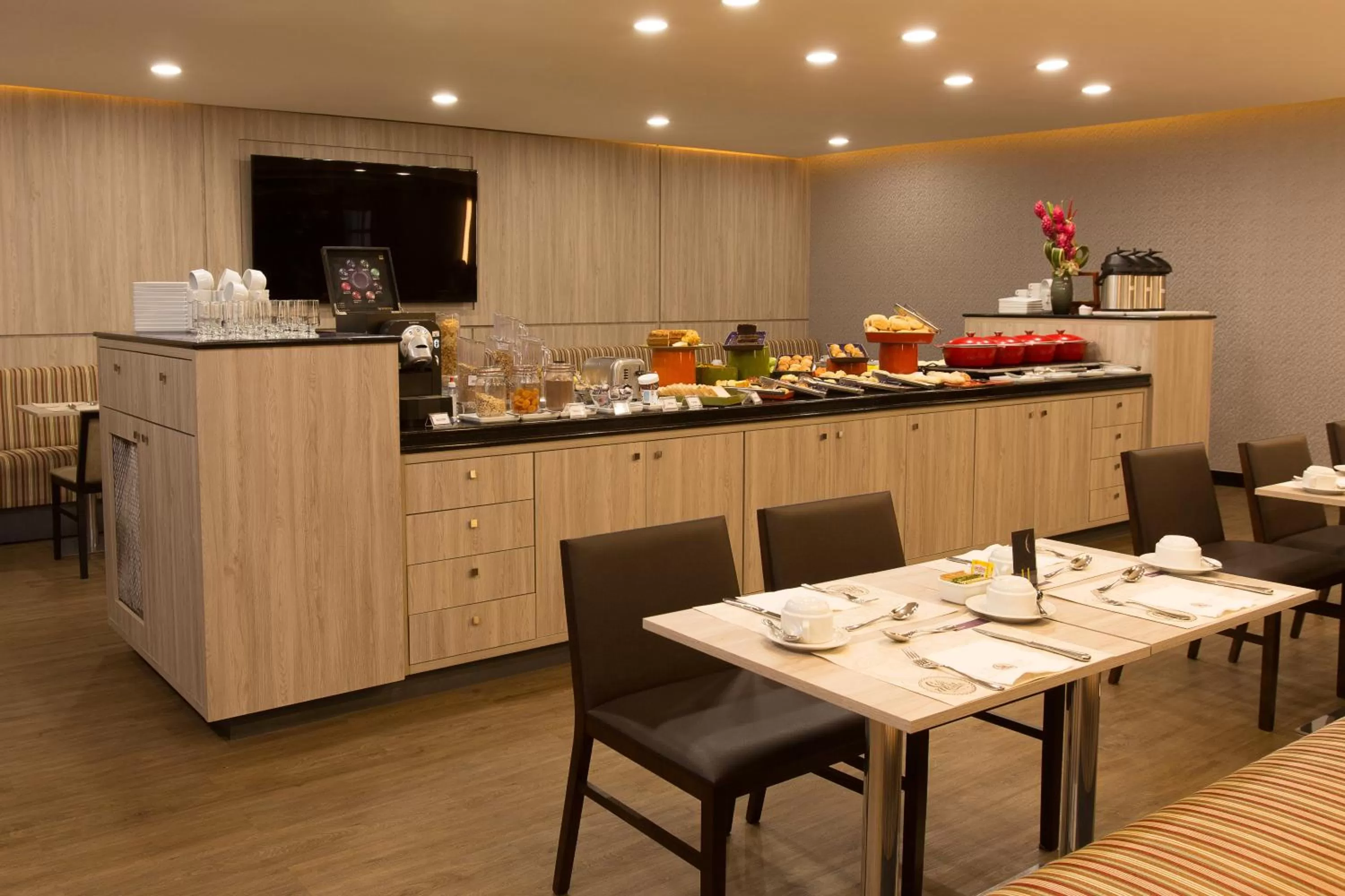 Restaurant/places to eat in Mercure Sao Jose dos Campos