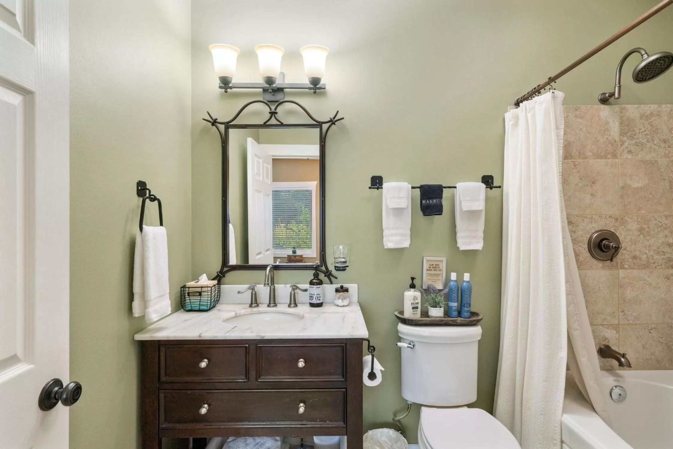 Bathroom in Granite Hills Inn