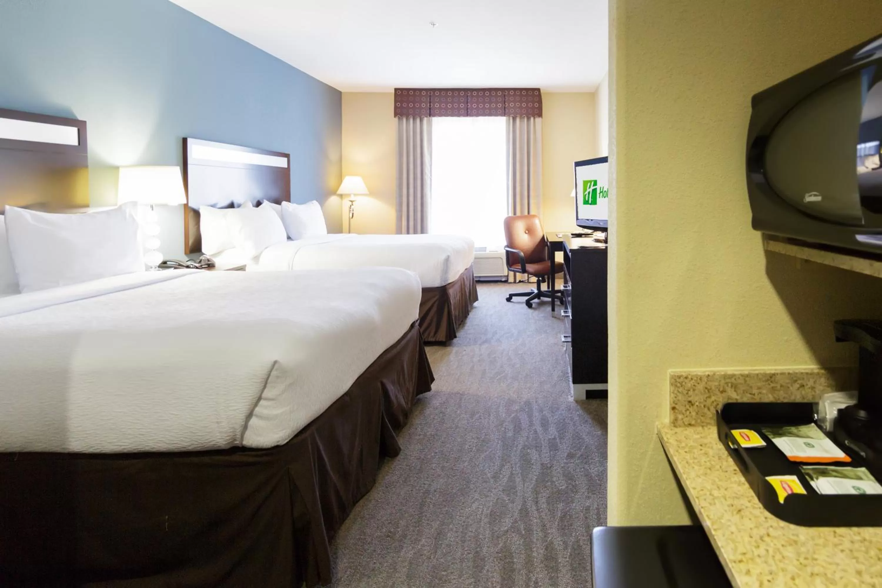 Photo of the whole room, Bed in Holiday Inn Houston-Webster by IHG