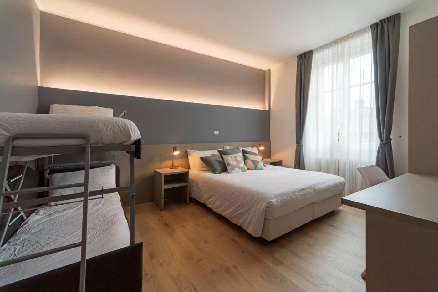 Photo of the whole room, Bed in Lainez Rooms & Suites