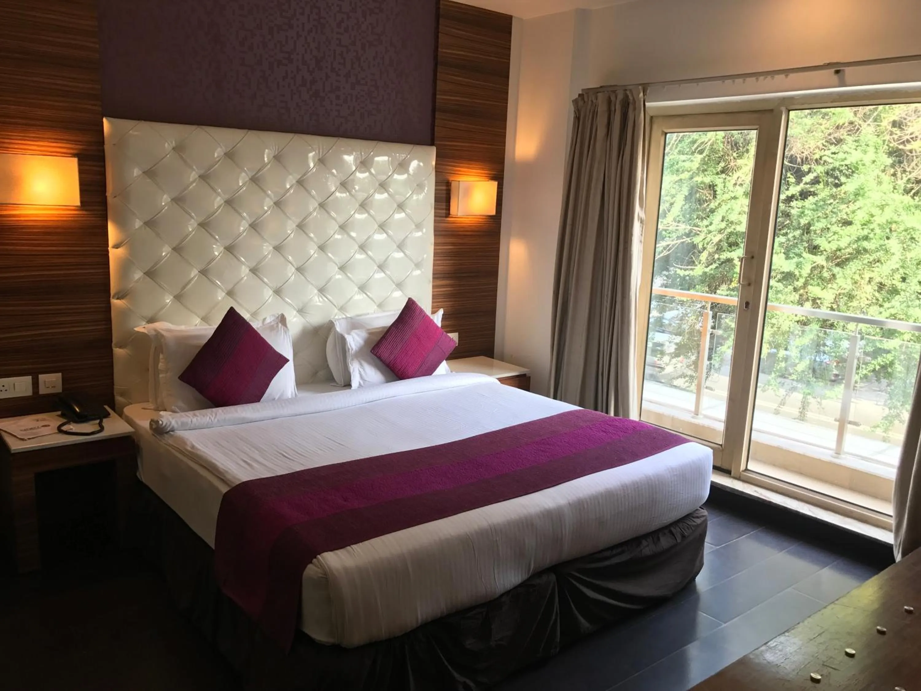 Property building, Bed in Hotel Ivory 32
