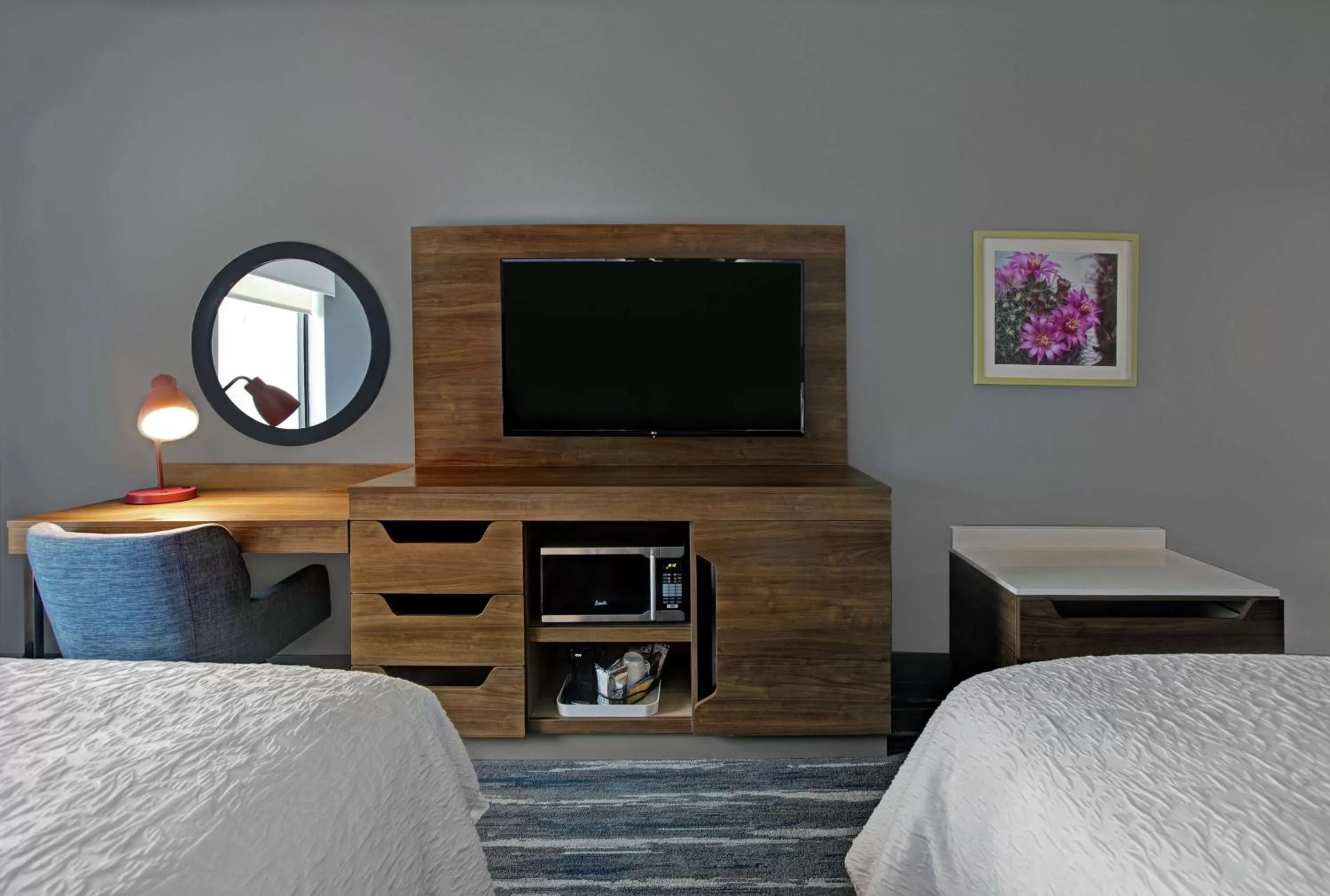 Bedroom, Bed in Hampton Inn Weslaco