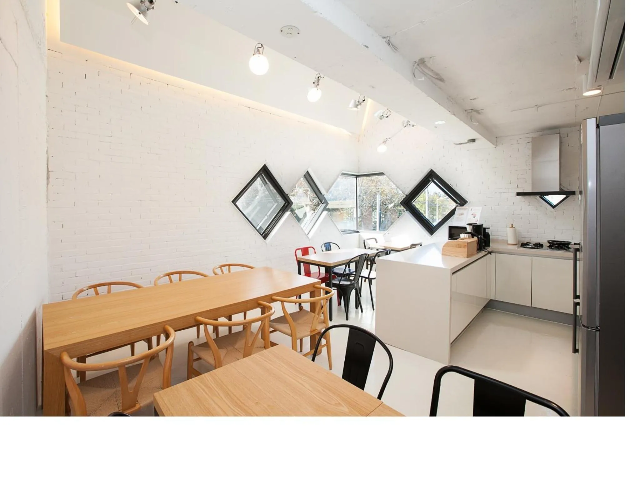 Restaurant/places to eat in Mir Guesthouse