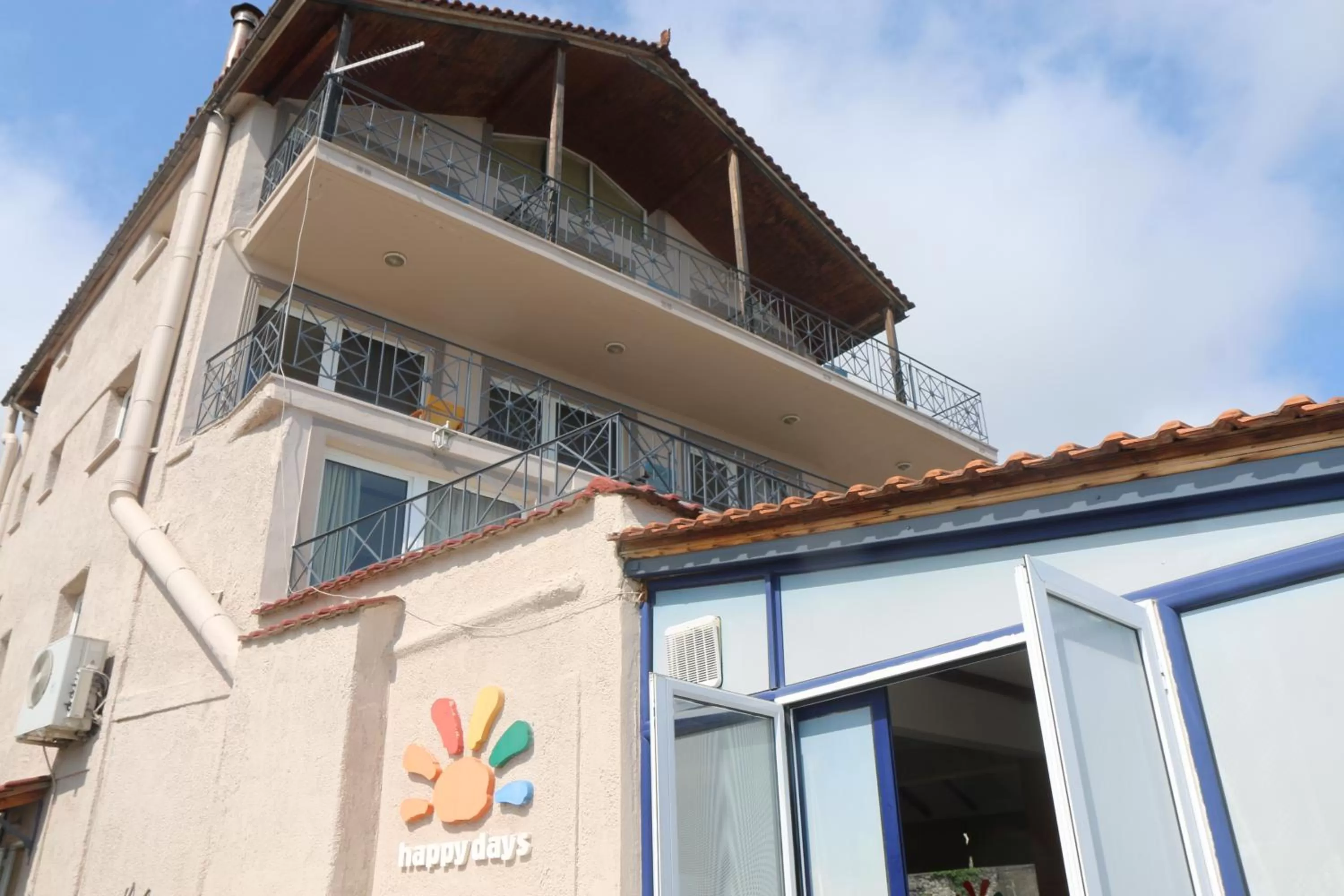 Property building in Hotel Christina - Happy Days