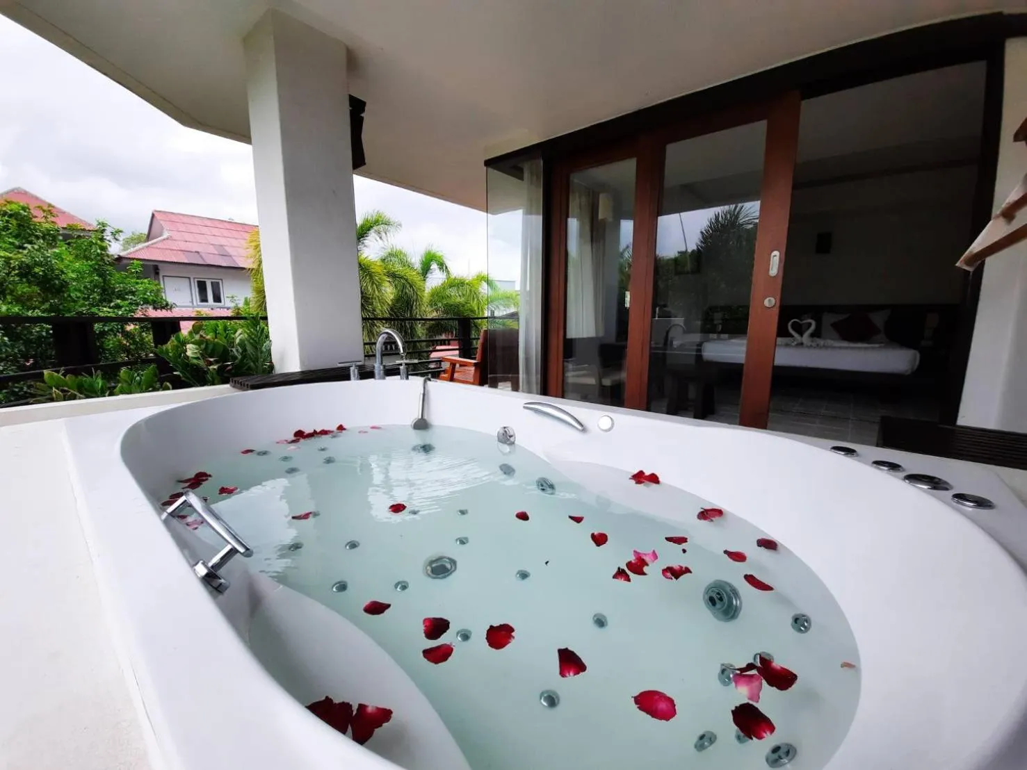 Spa and wellness centre/facilities in Evergreen Resort