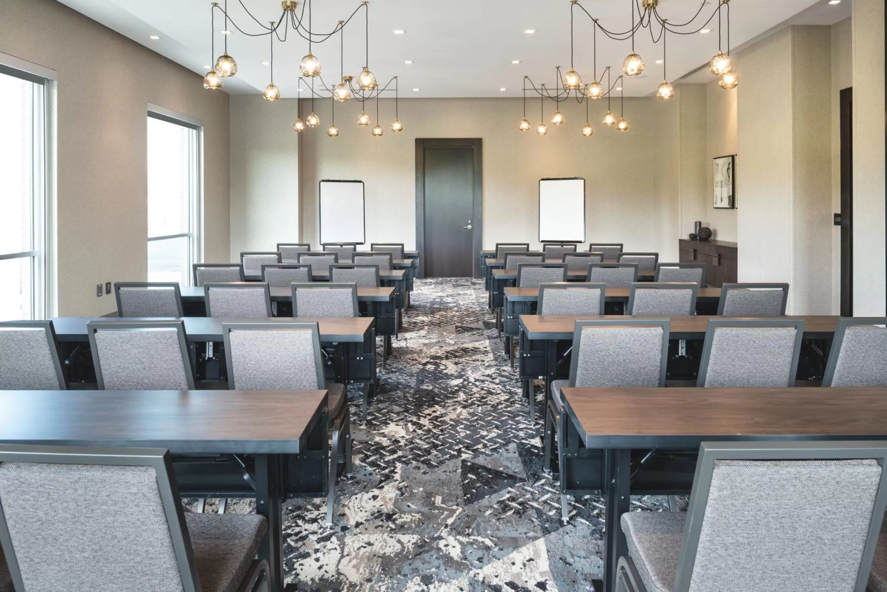 Meeting/conference room in Holiday Inn Boston Logan Airport - Chelsea by IHG