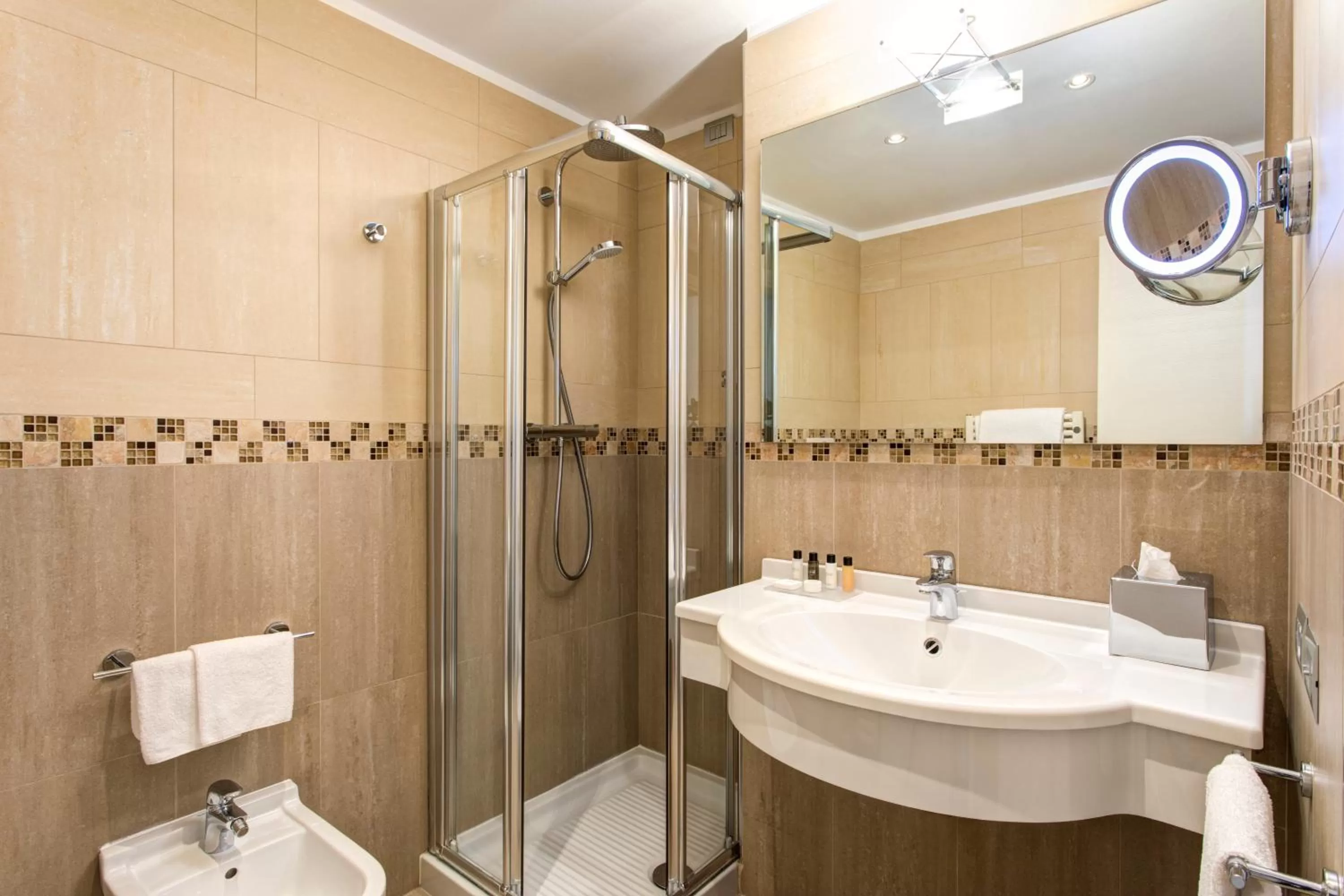 Bathroom in Hotel Indigo Verona - Grand Hotel Des Arts by IHG