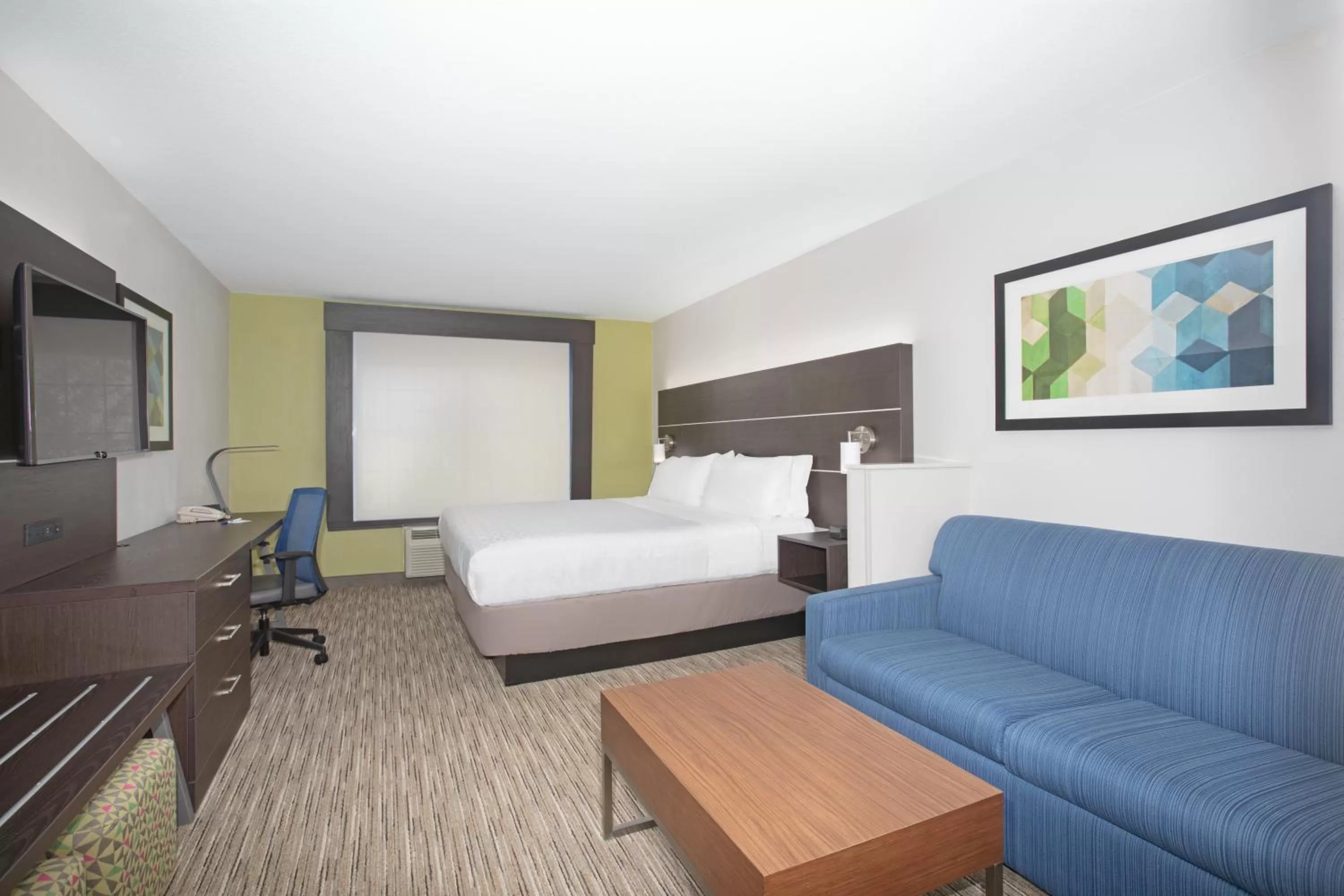 Bedroom, Bed in Holiday Inn Express Hotel & Suites Longmont by IHG