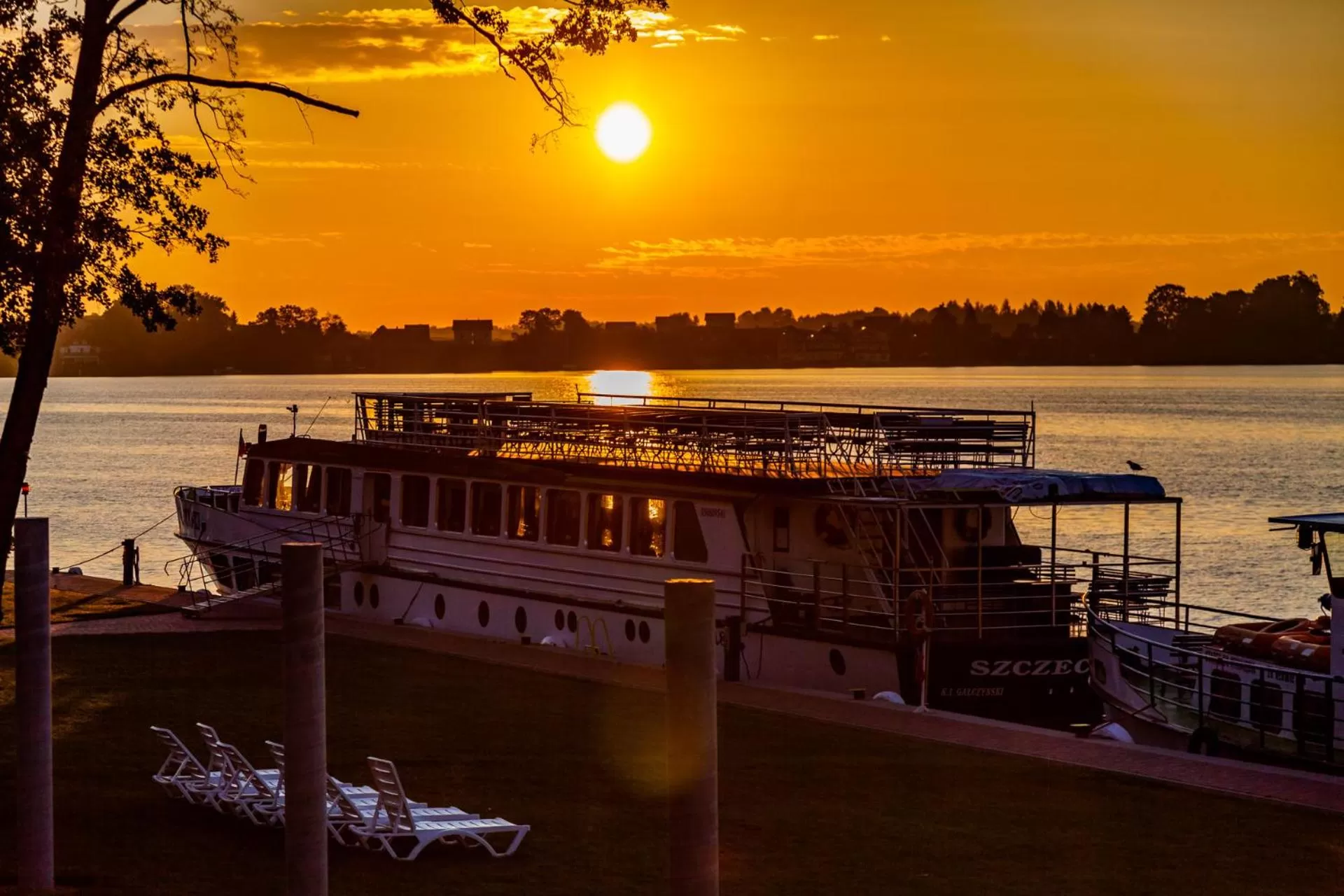 Sunset in Willa Port