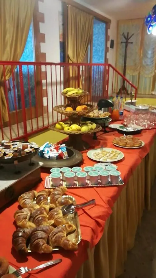 Food and drinks in Hotel Cristina