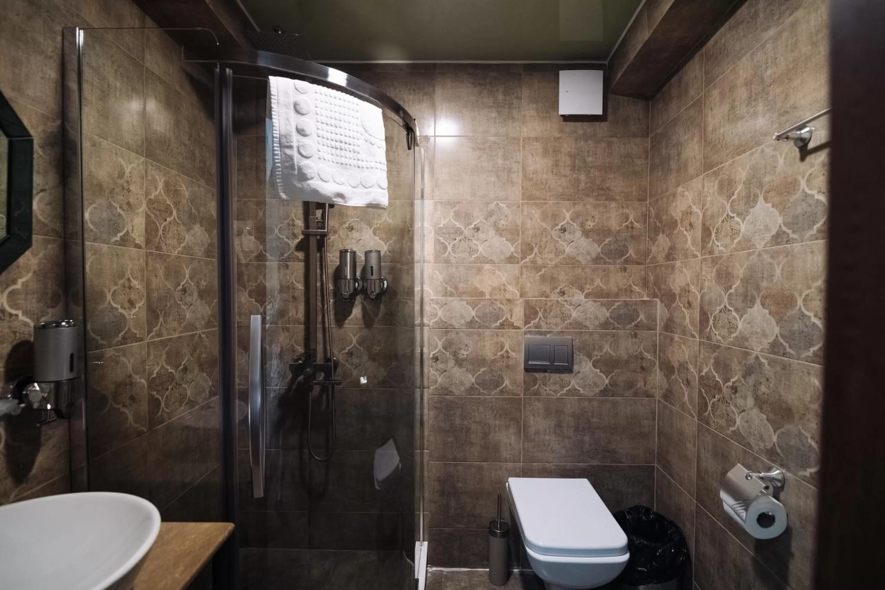 Bathroom in Royal Plaza Hotel