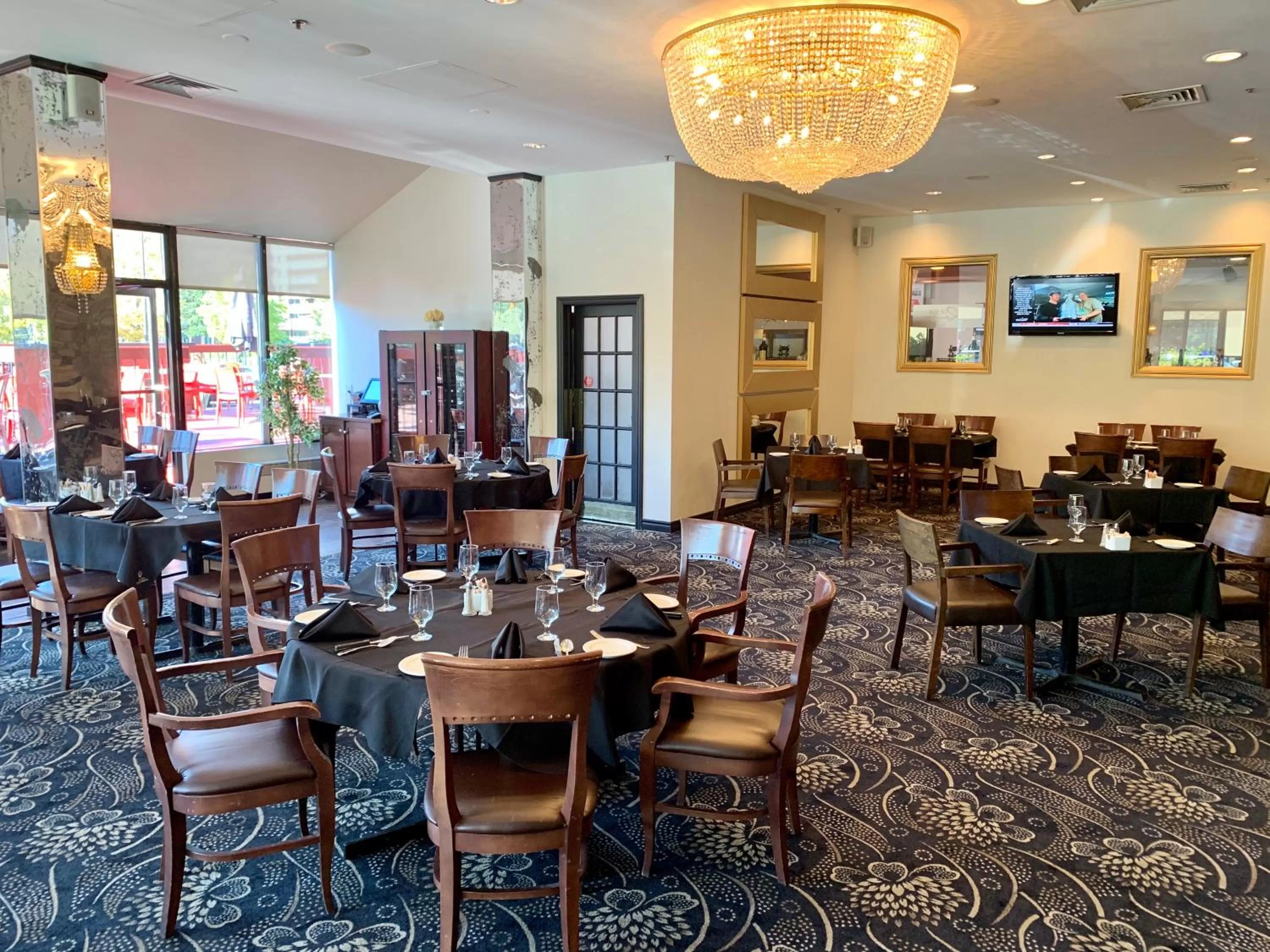 Restaurant/places to eat in Hotel Universel Montréal