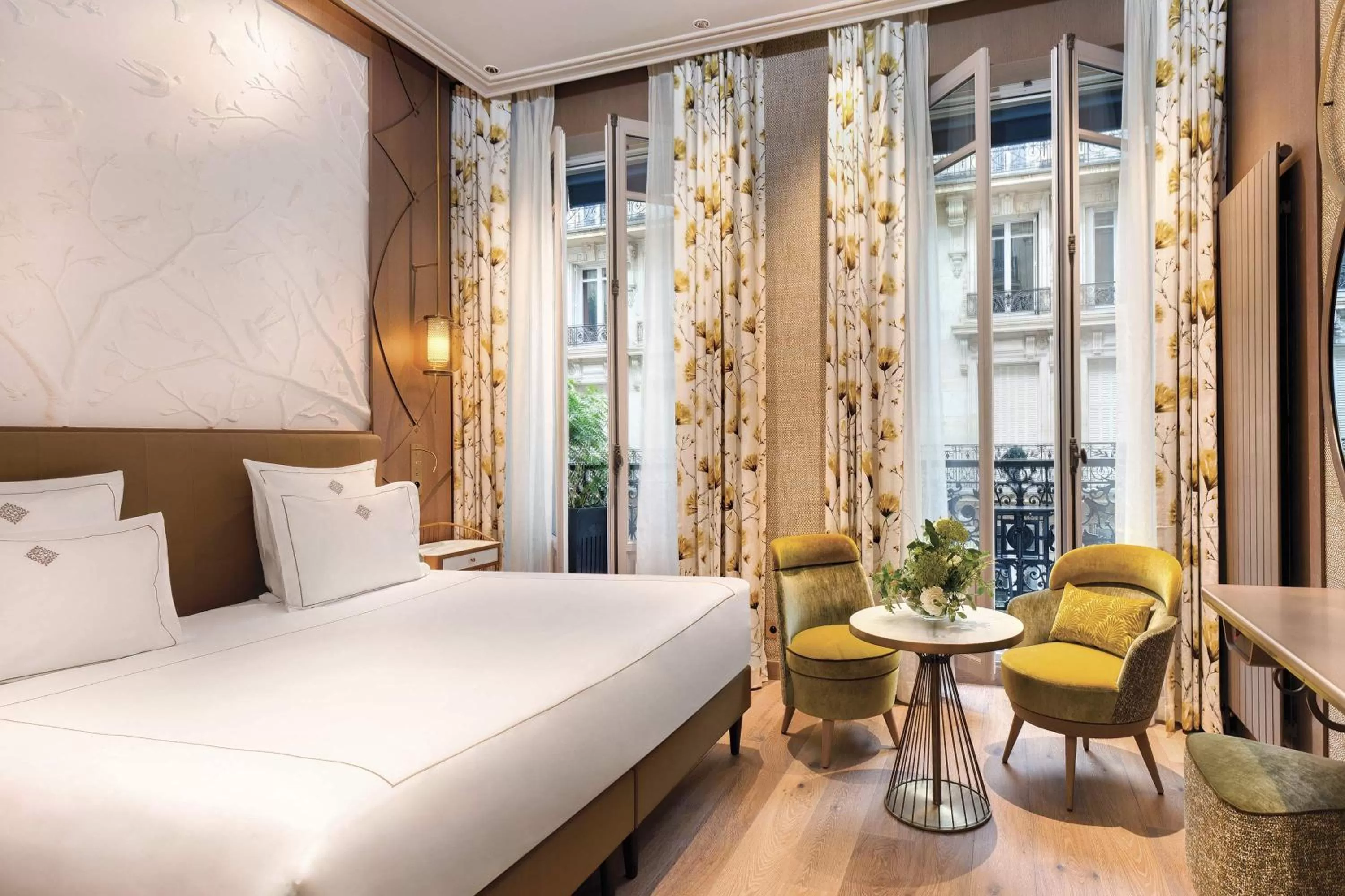 Photo of the whole room, Bed in La Demeure Montaigne