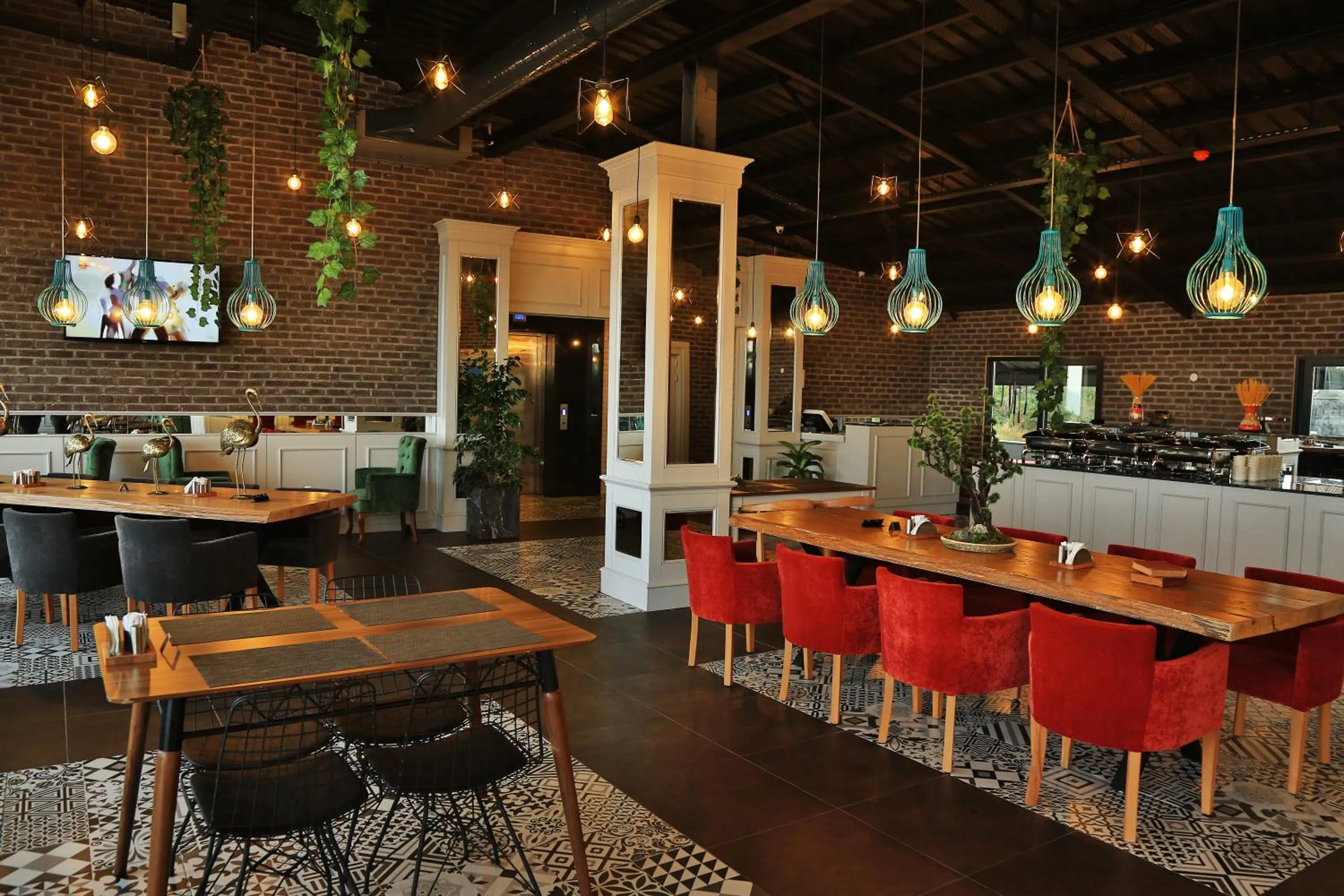 Restaurant/places to eat in Yildiz Life Hotel