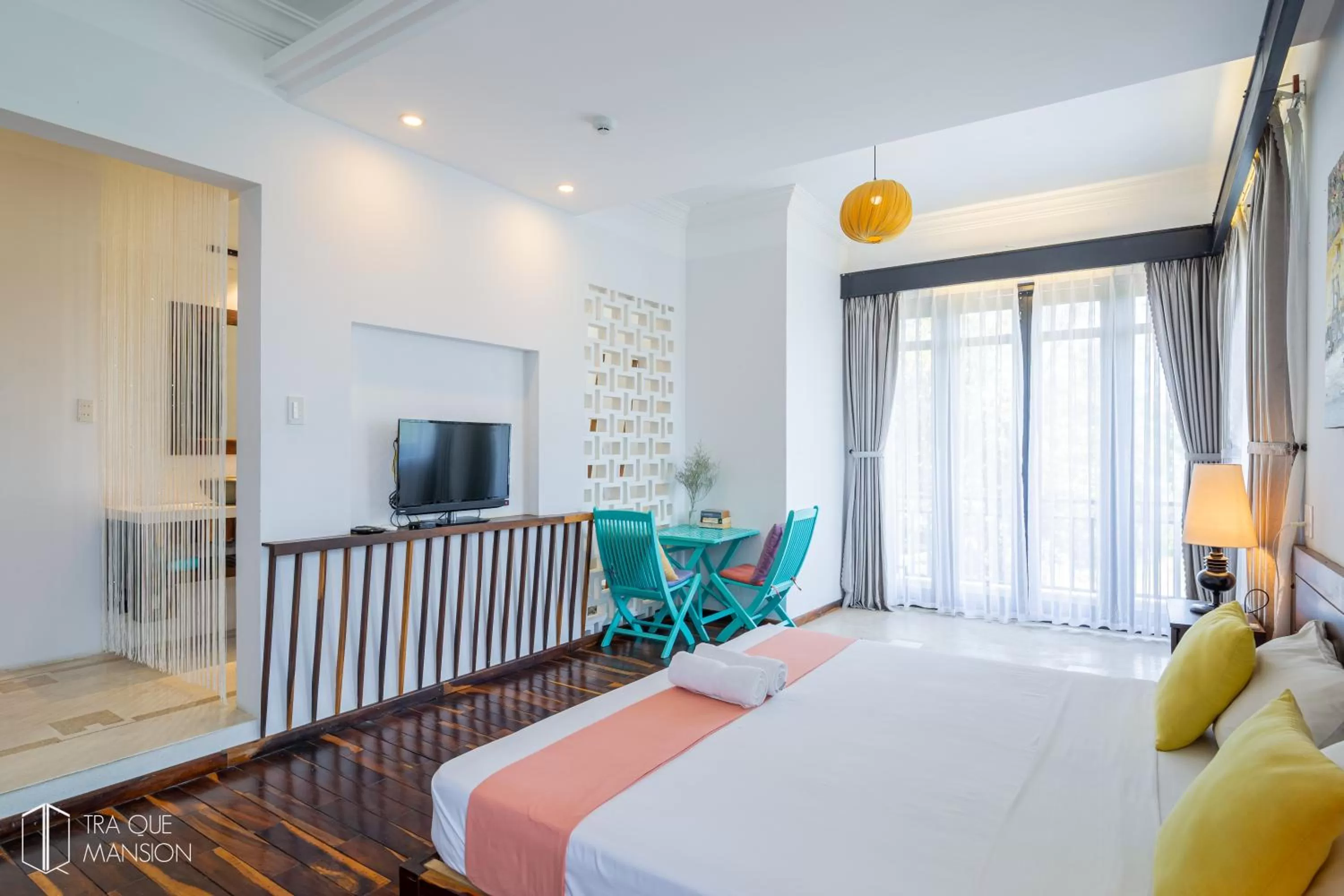 Photo of the whole room, Bed in Tra Que Mansion