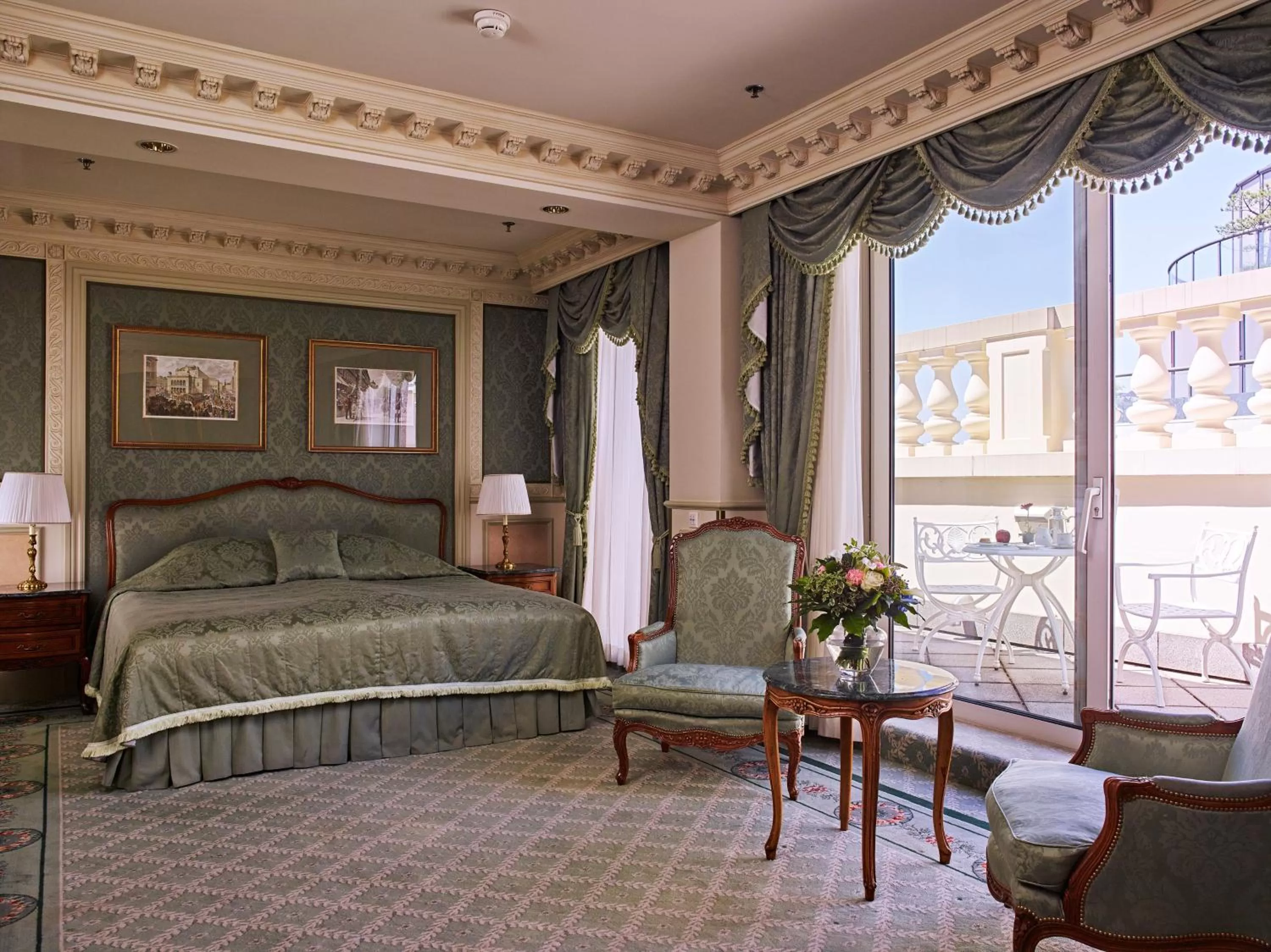 Photo of the whole room, Bed in Grand Hotel Wien