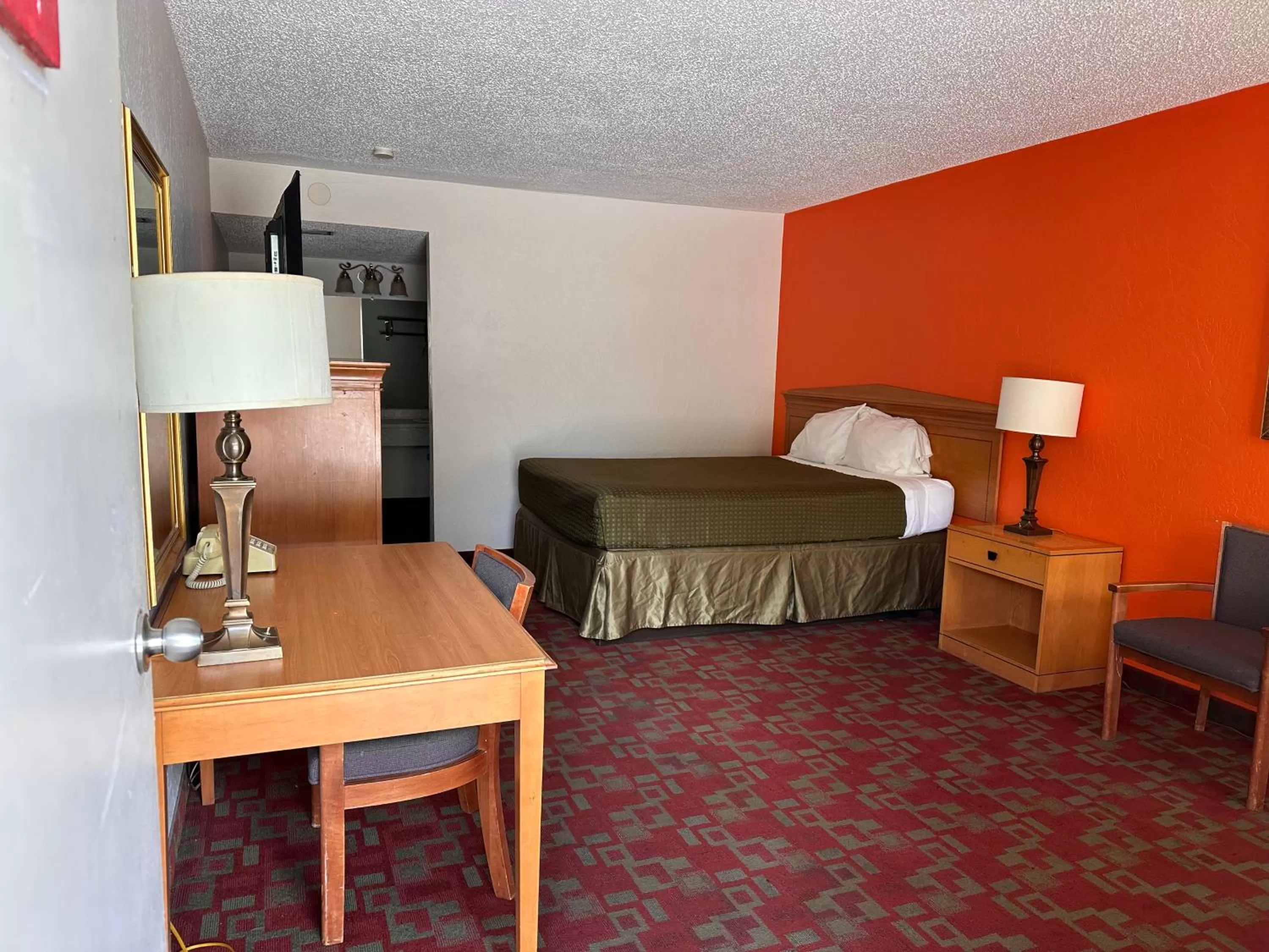 Bed in Gateway Lodge