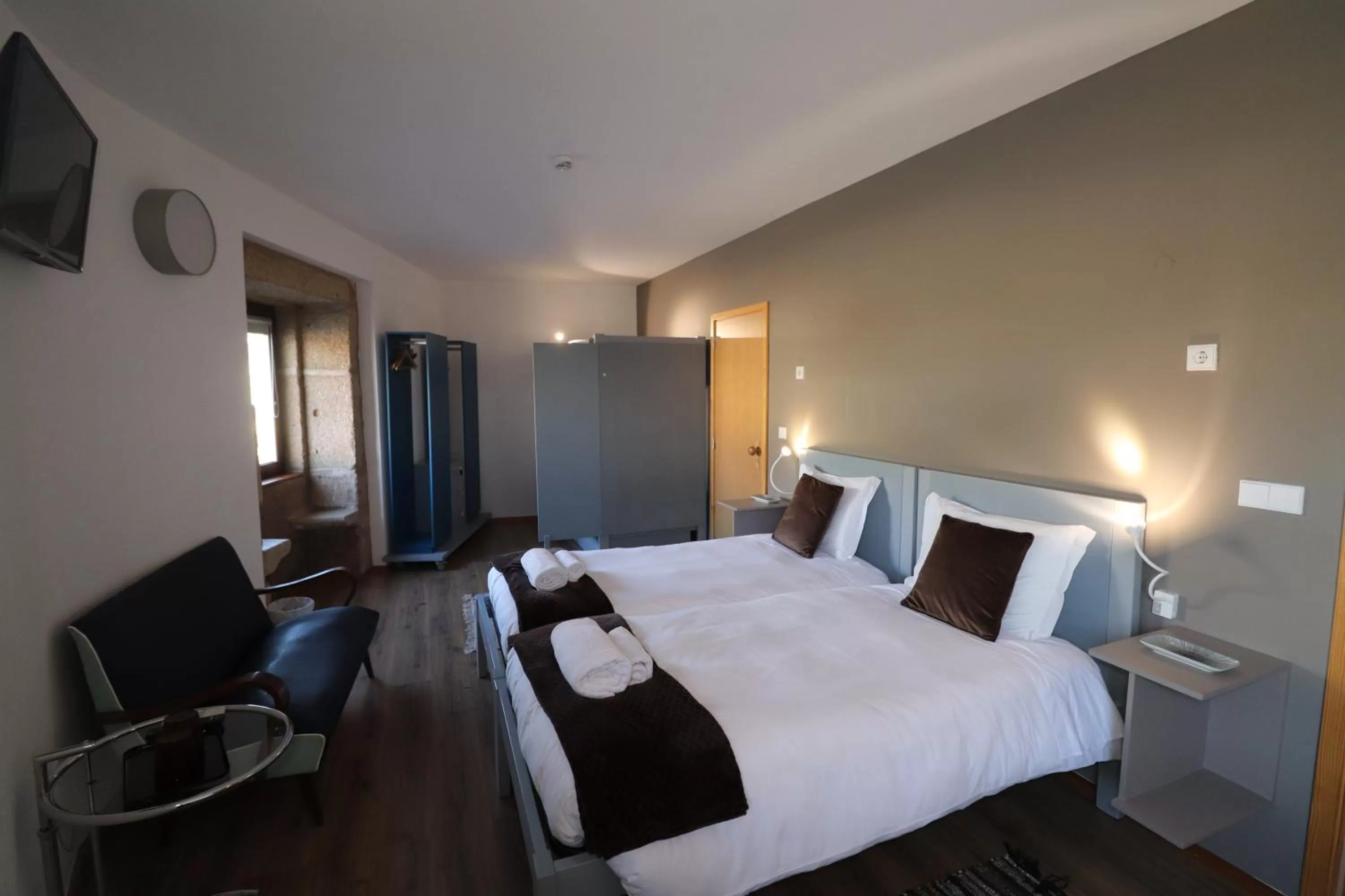 Bed in Bridge It - Suites & Views