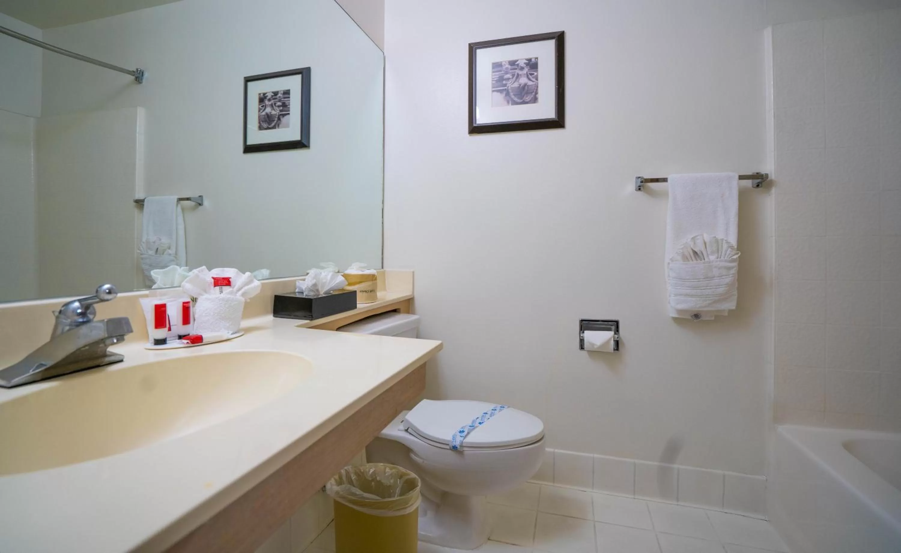 Howard Johnson by Wyndham Buena Park