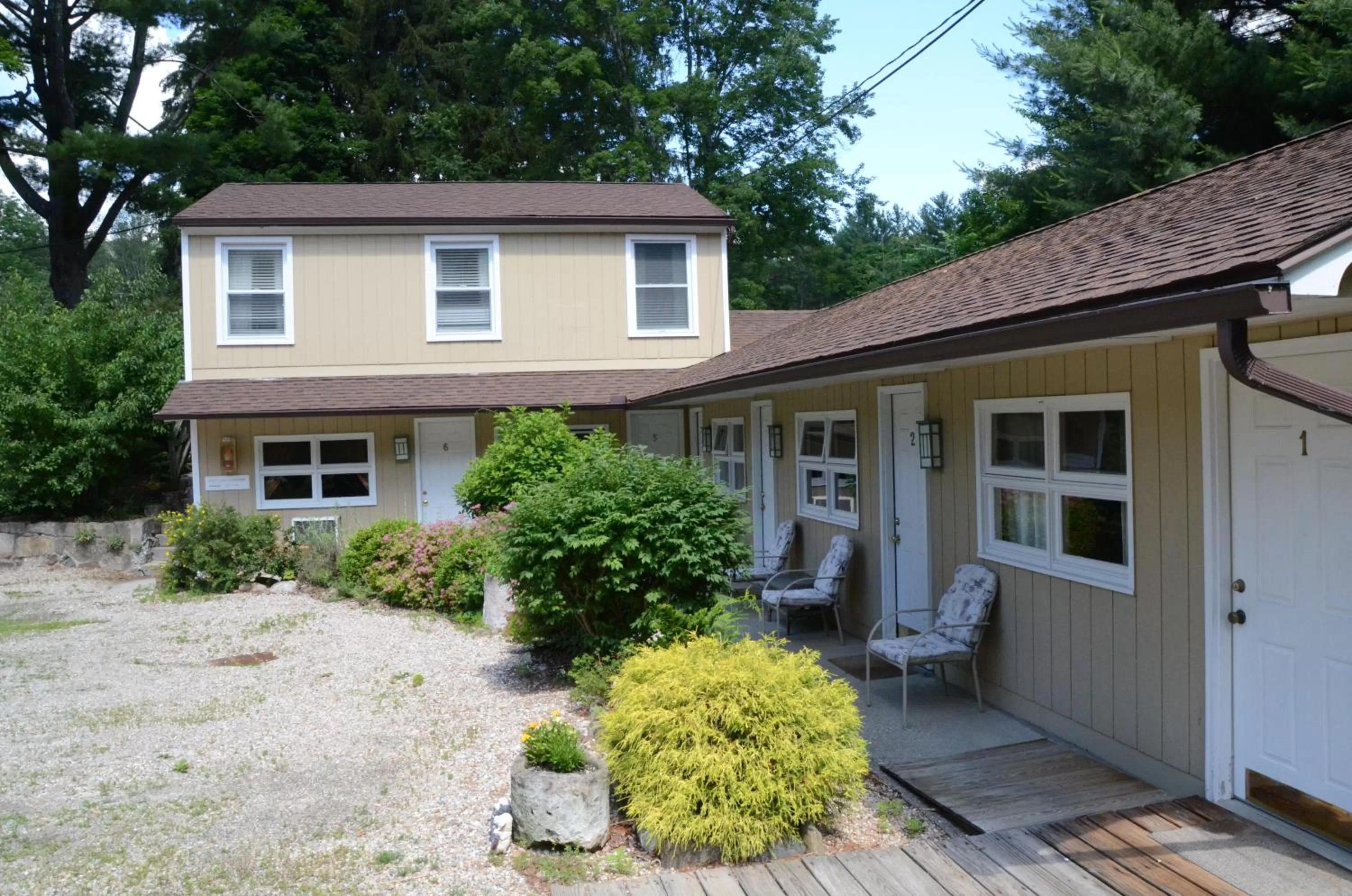 Facade/entrance, Property Building in Cornwall Inn