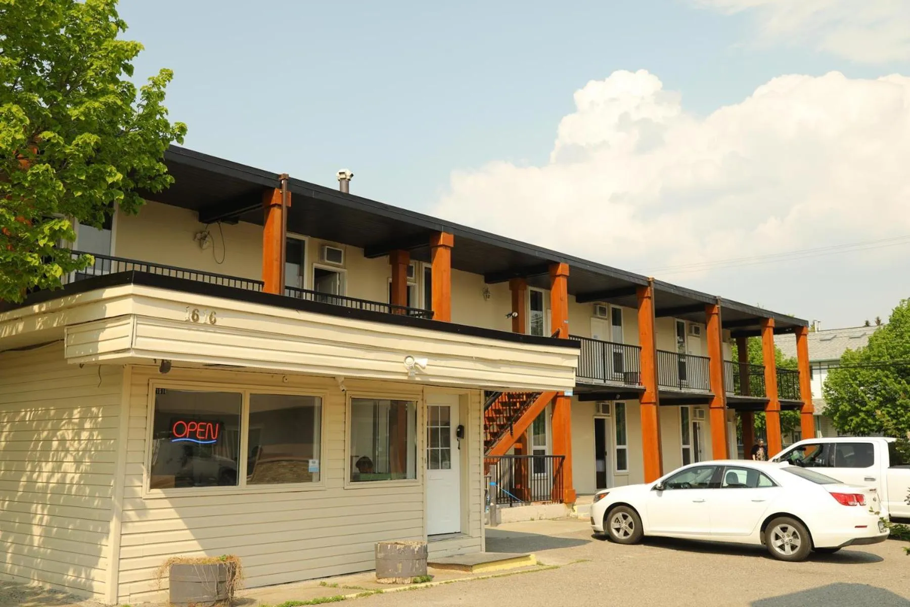 Property Building in Fraser Inn