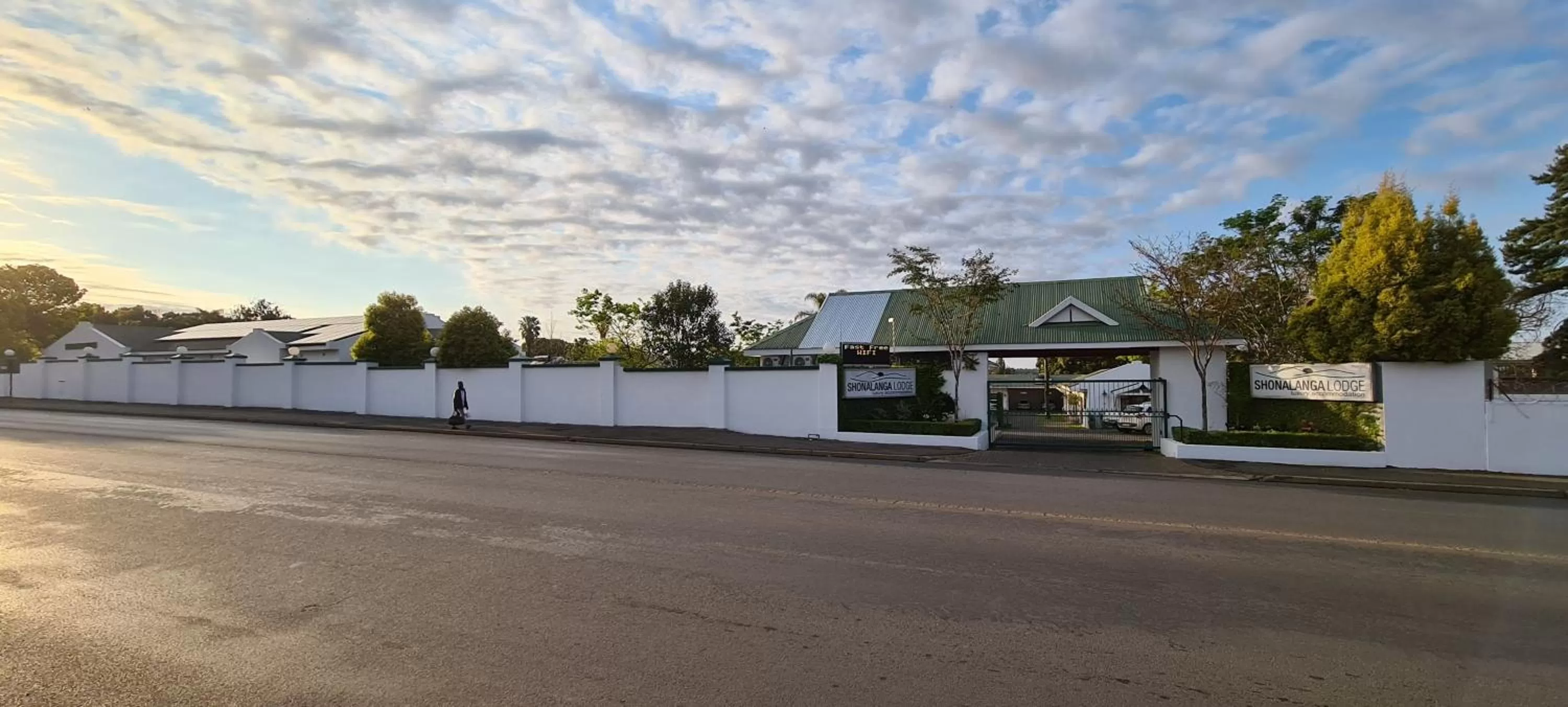 Property building in Shonalanga Lodge
