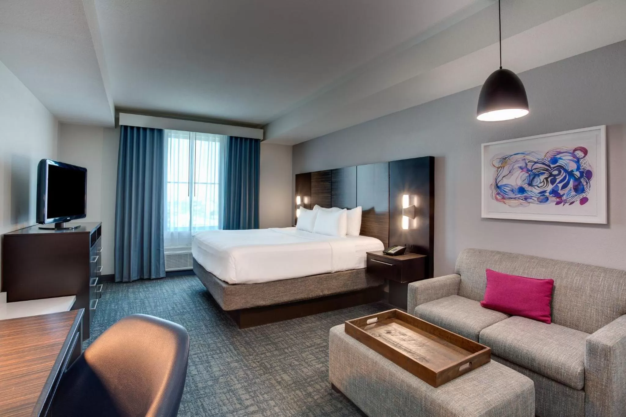 Photo of the whole room, Bed in Crowne Plaza Hotel & Resorts Fort Lauderdale Airport/ Cruise by IHG