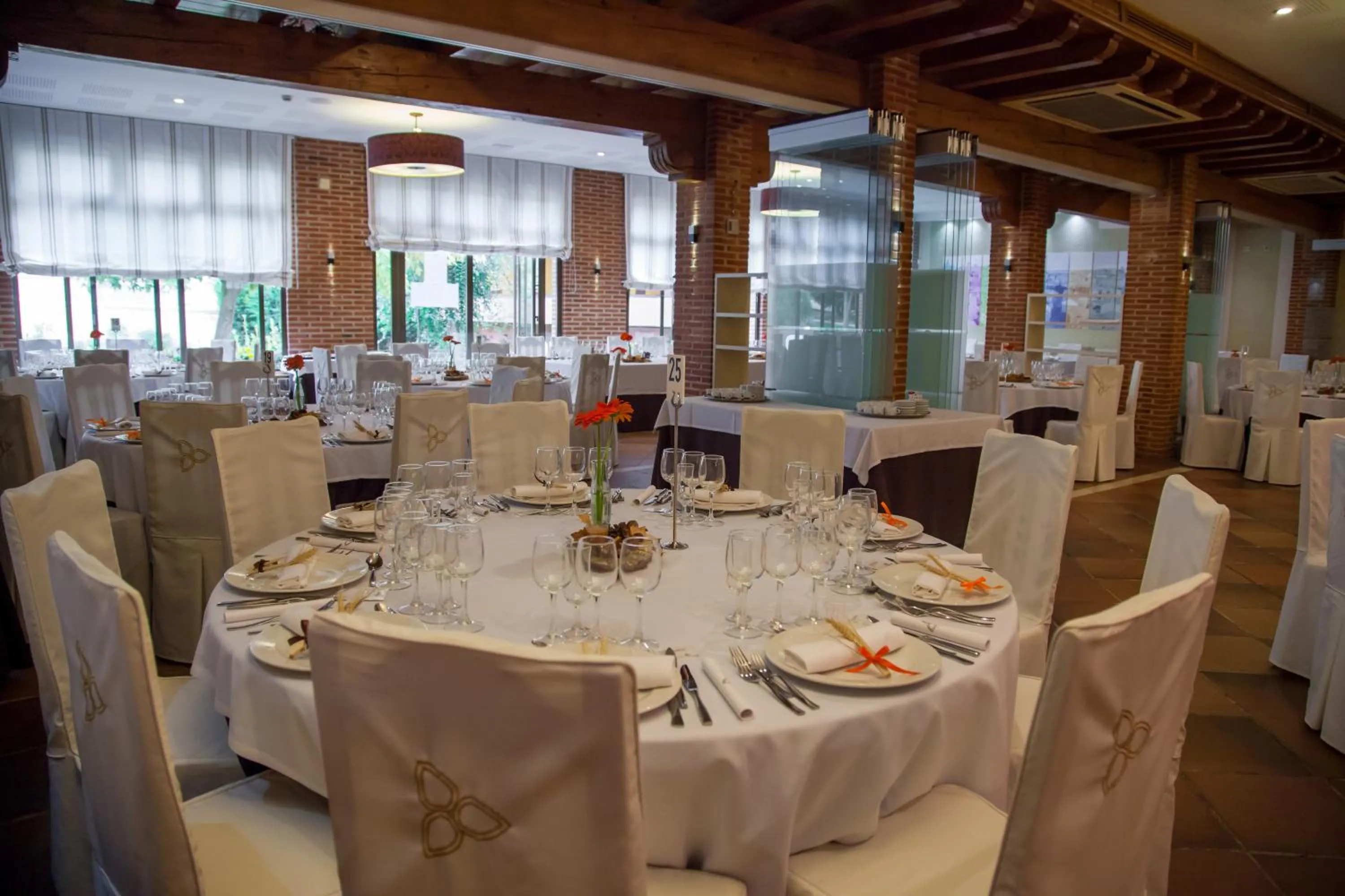 Restaurant/places to eat in Hotel Venta Magullo