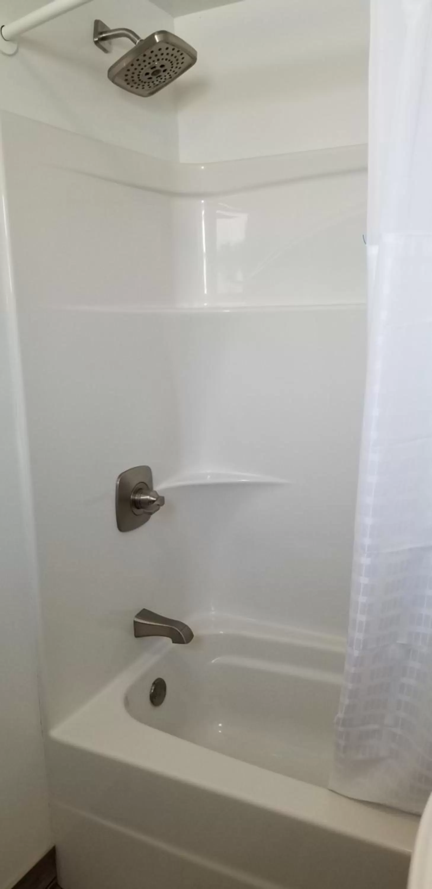 Shower in Lake Erie Lodge