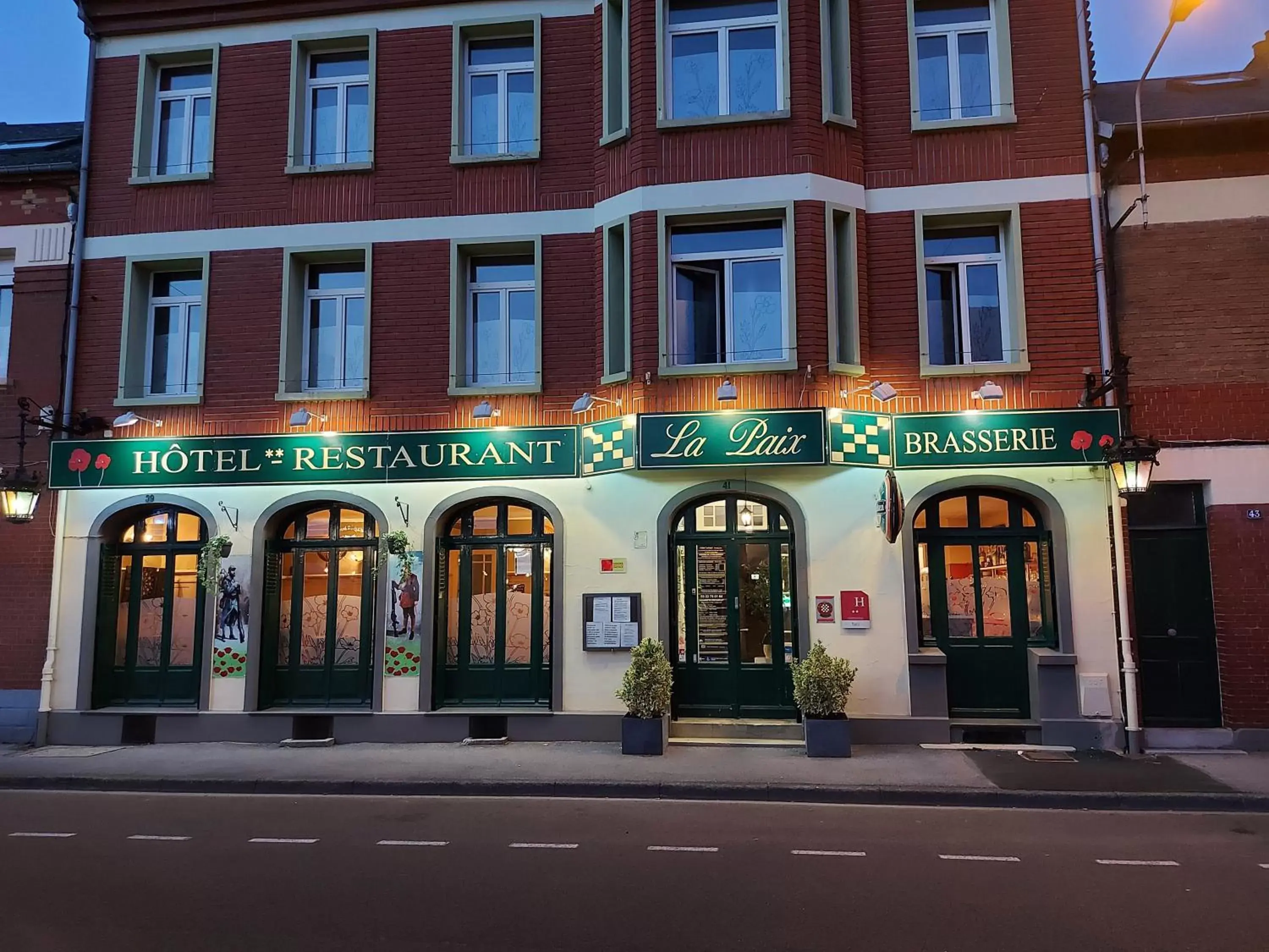 Hotel De La Paix Hotel De La Paix