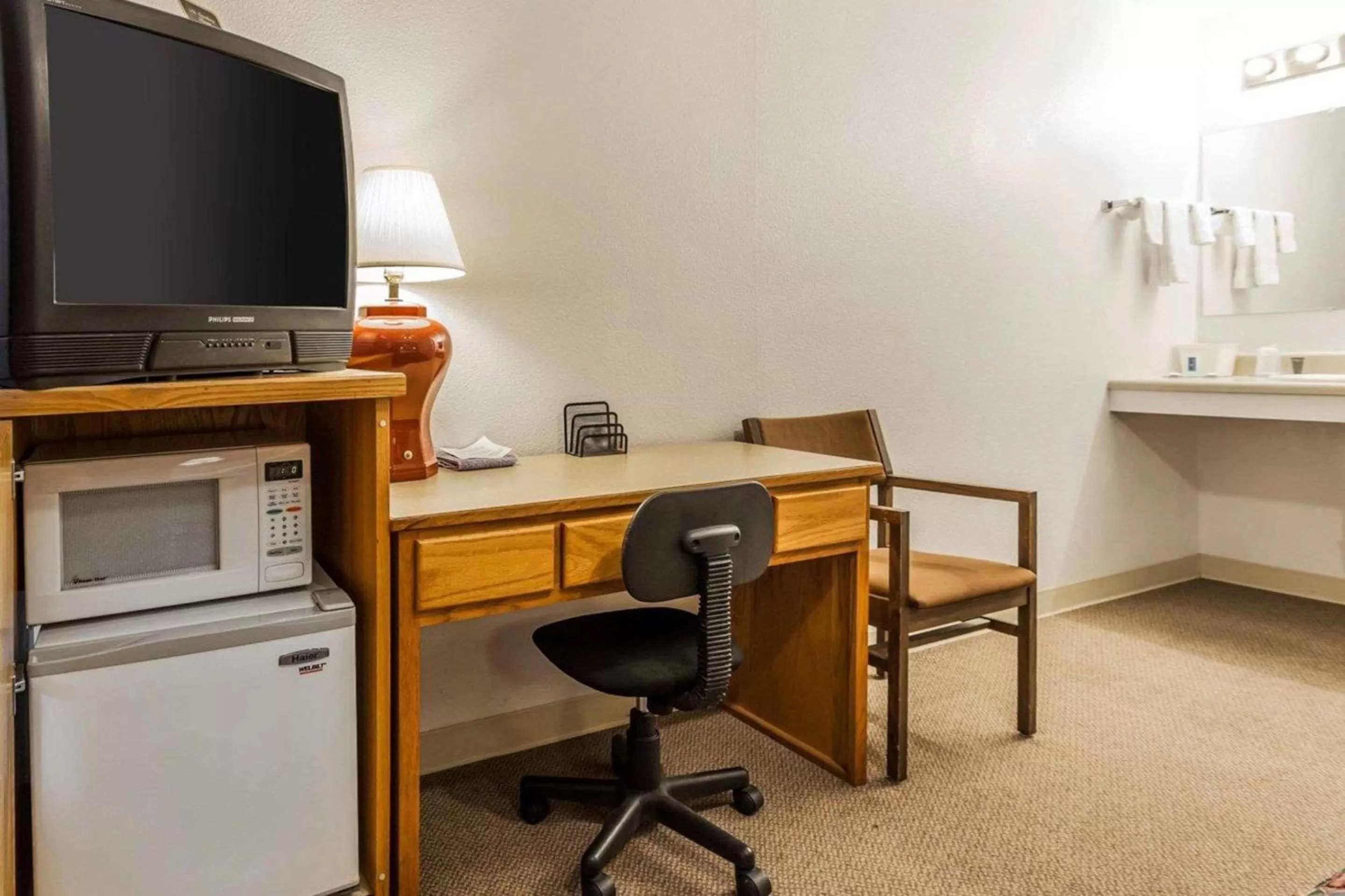 Standard King Room in Rodeway Inn & Suites Omak - Okanogan