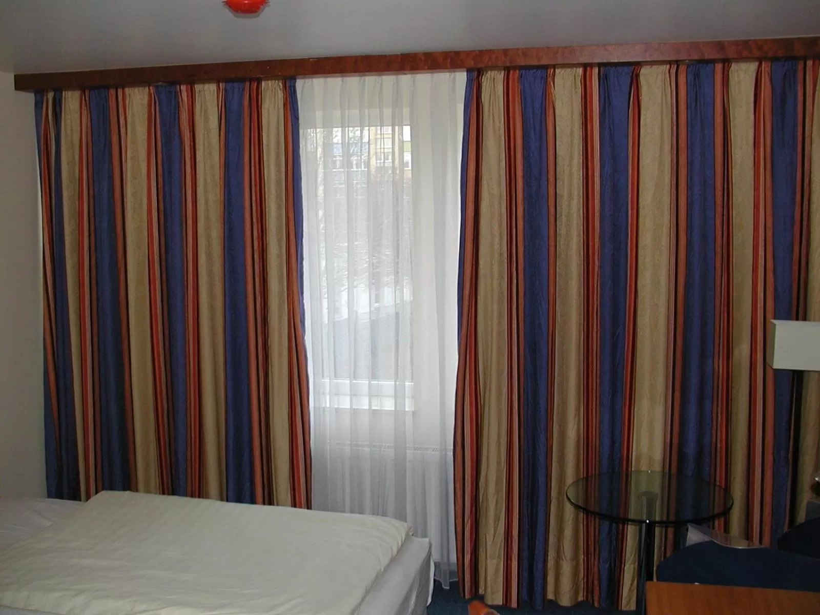 Photo of the whole room, Bed in Motel Monteur