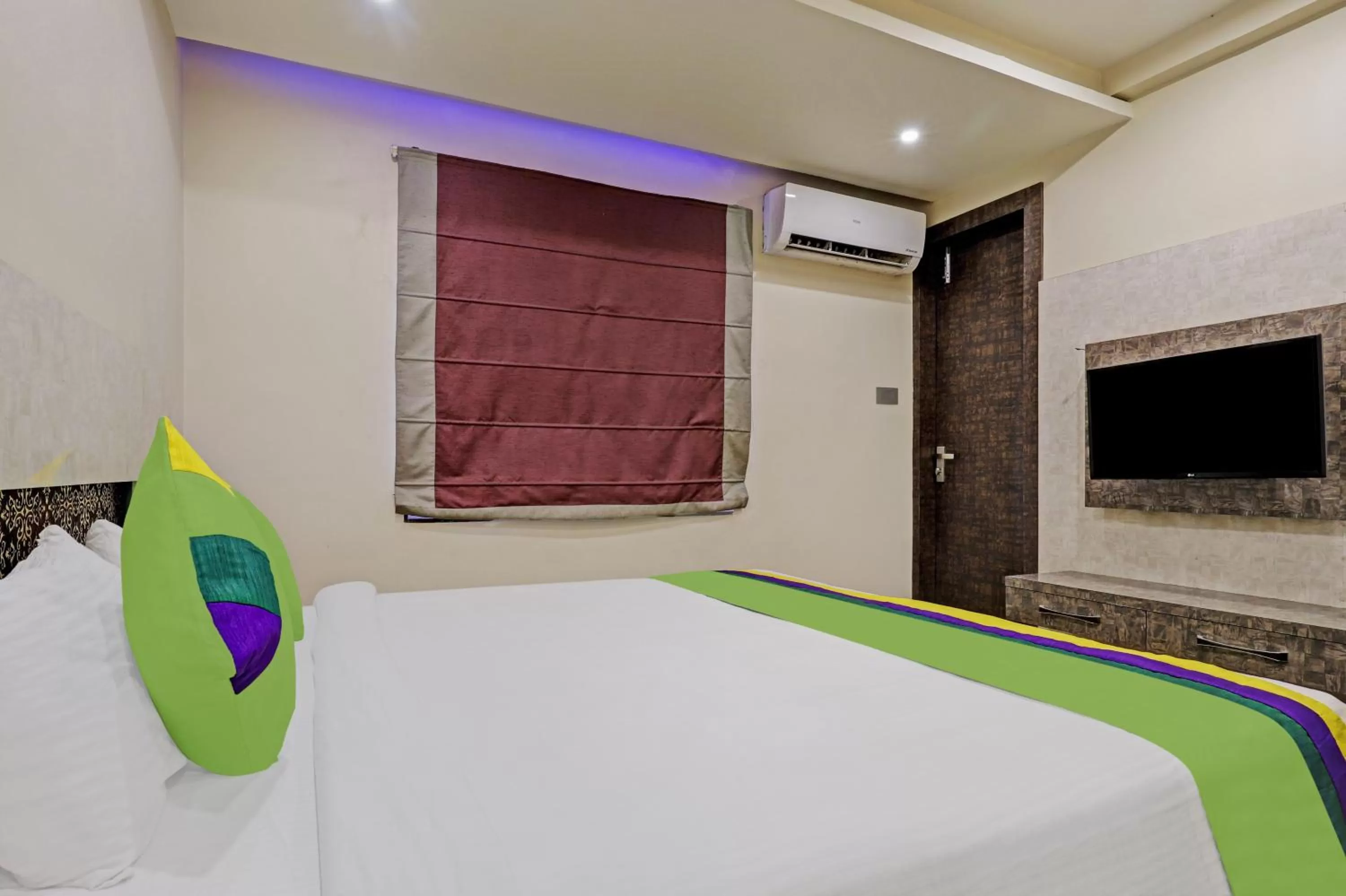 Bedroom, Bed in Itsy Hotels Ransu Residency