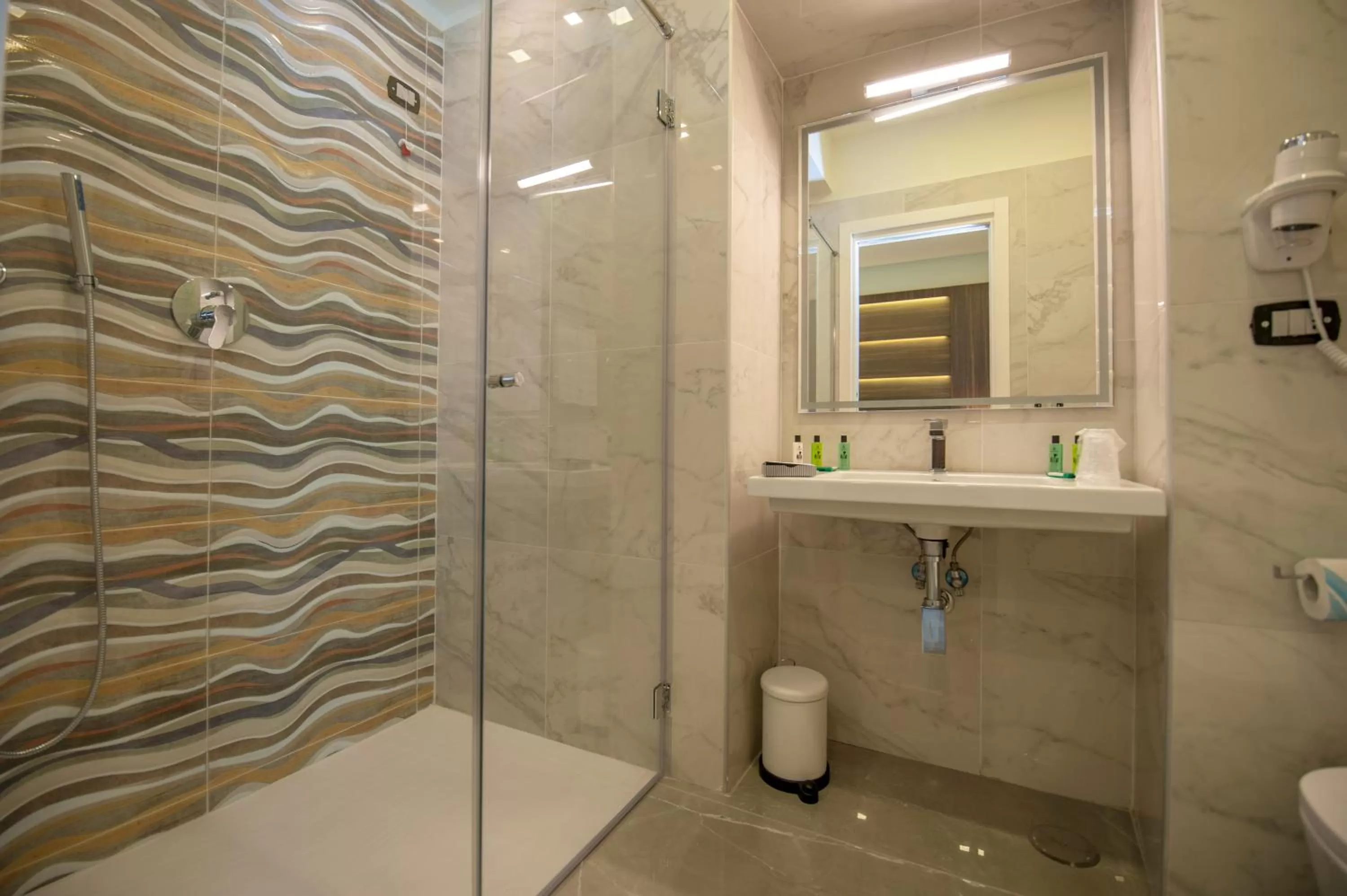 Shower in Palazzo Firenze