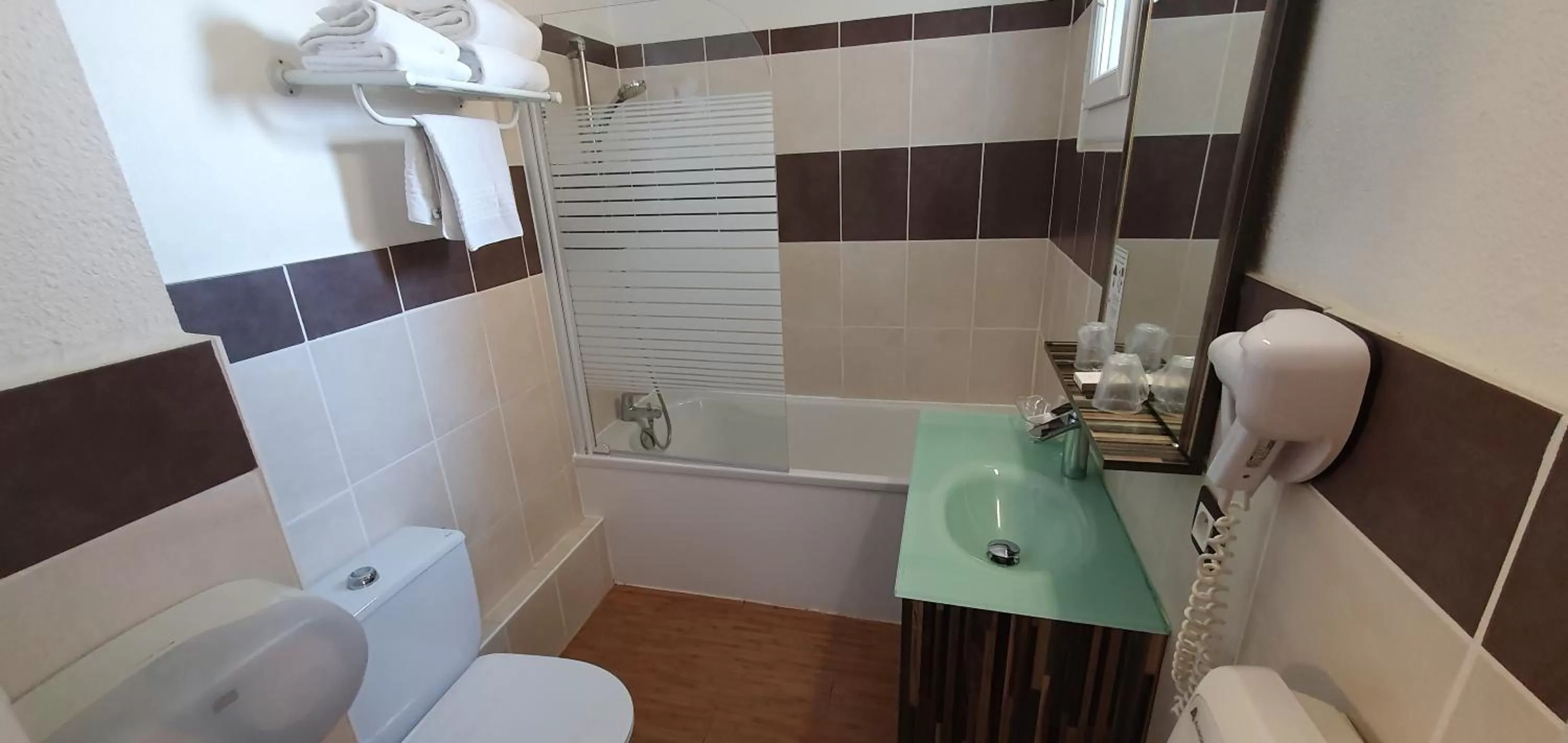 Bathroom in Hôtel Port Beach