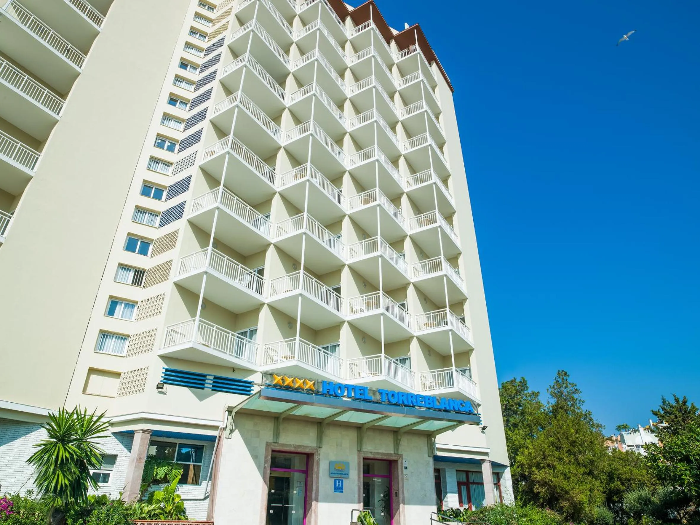 Property building in Hotel Monarque Torreblanca