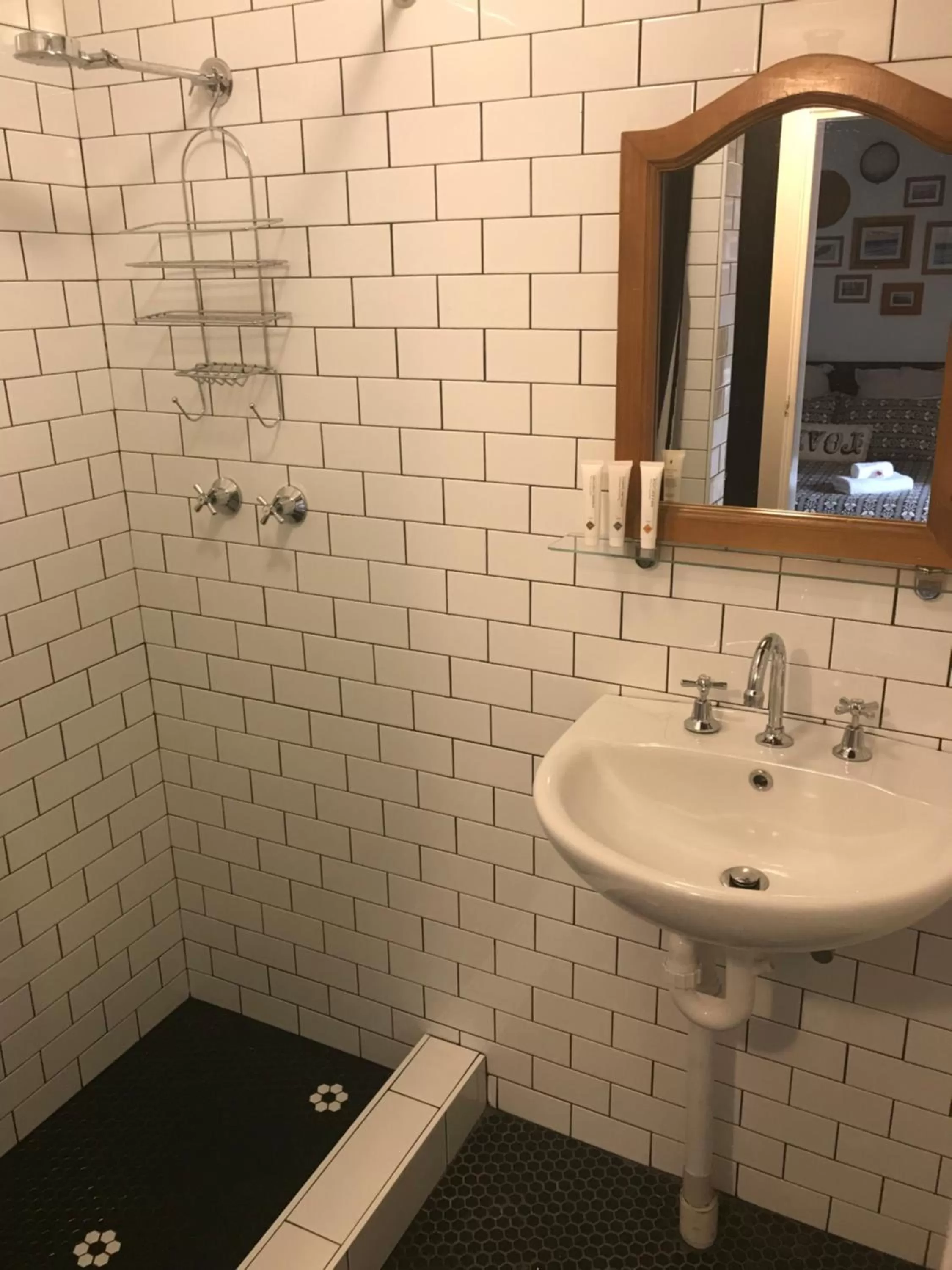 Manly Waves Studios & Apartments