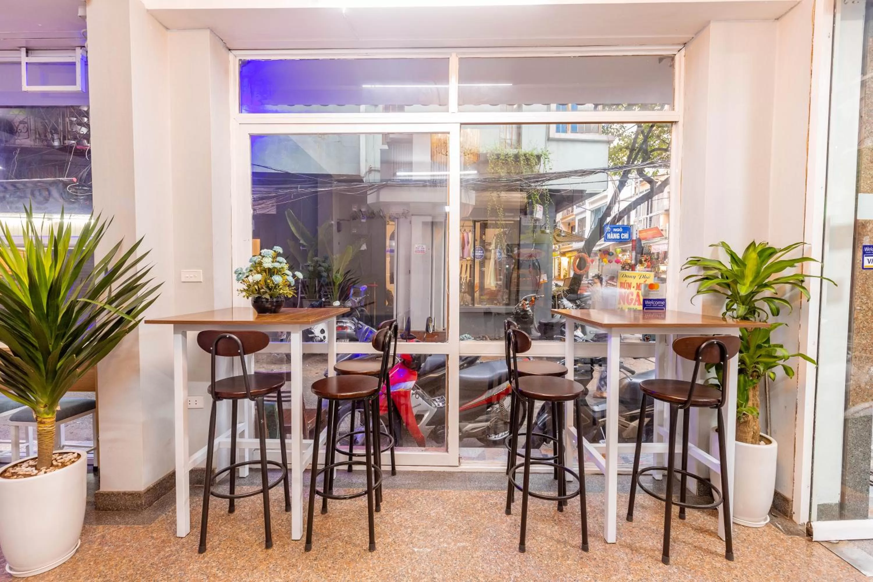 Lounge or bar in Hanoi View Legend Hotel