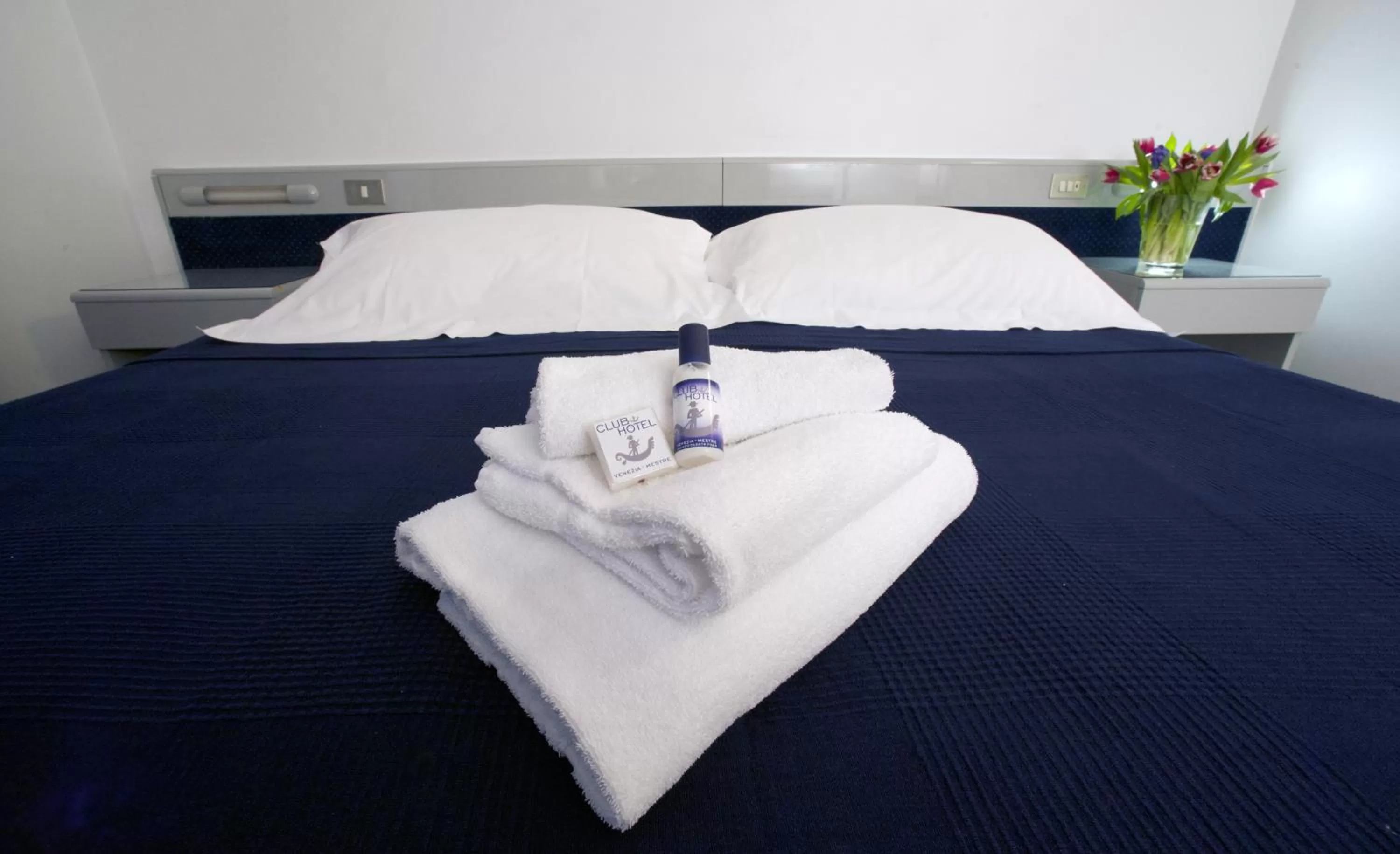 Photo of the whole room, Bed in Club Hotel