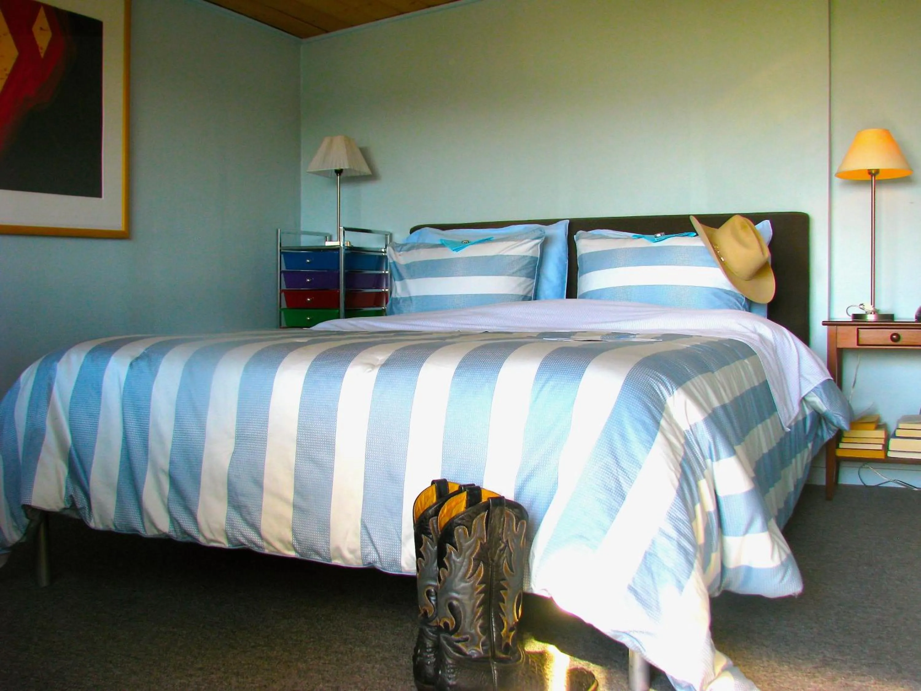 Photo of the whole room, Bed in Woodhouse Cottages And Ranch