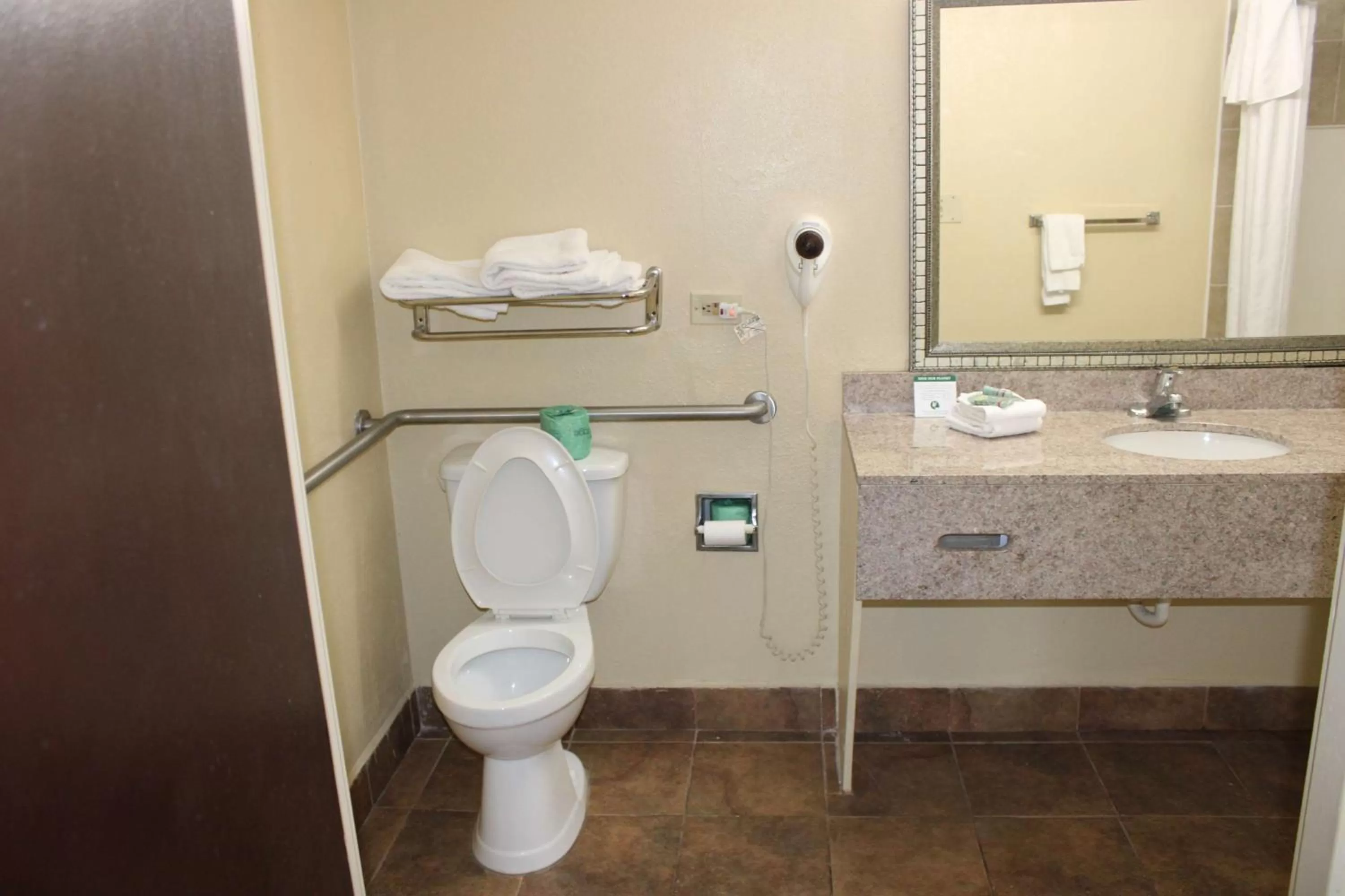 Queen Room with Two Queen Beds and Bath Tub - Disability Access/Non-Smoking in Best Western Gastonia