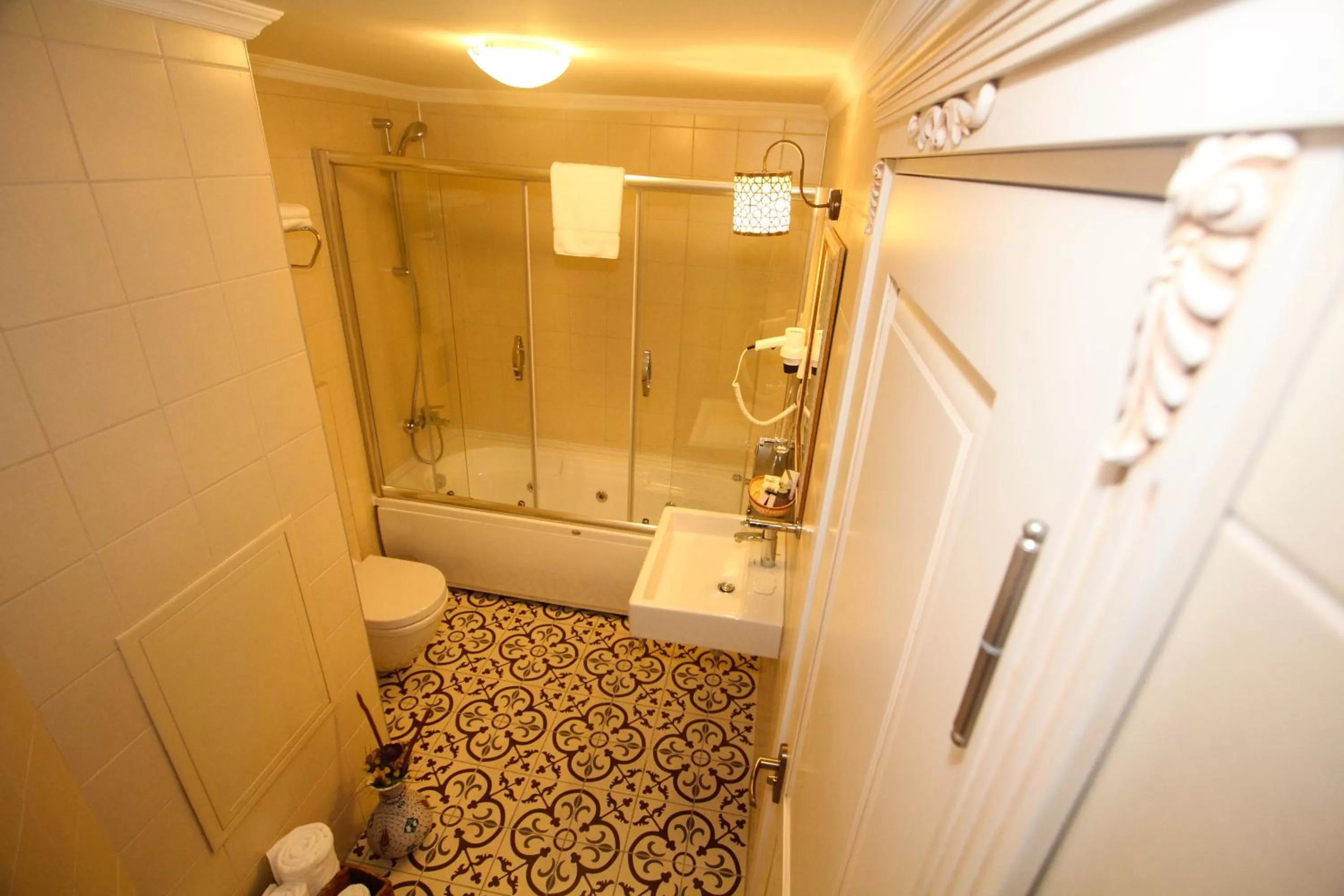 Bathroom in Venue Hotel Istanbul Old City