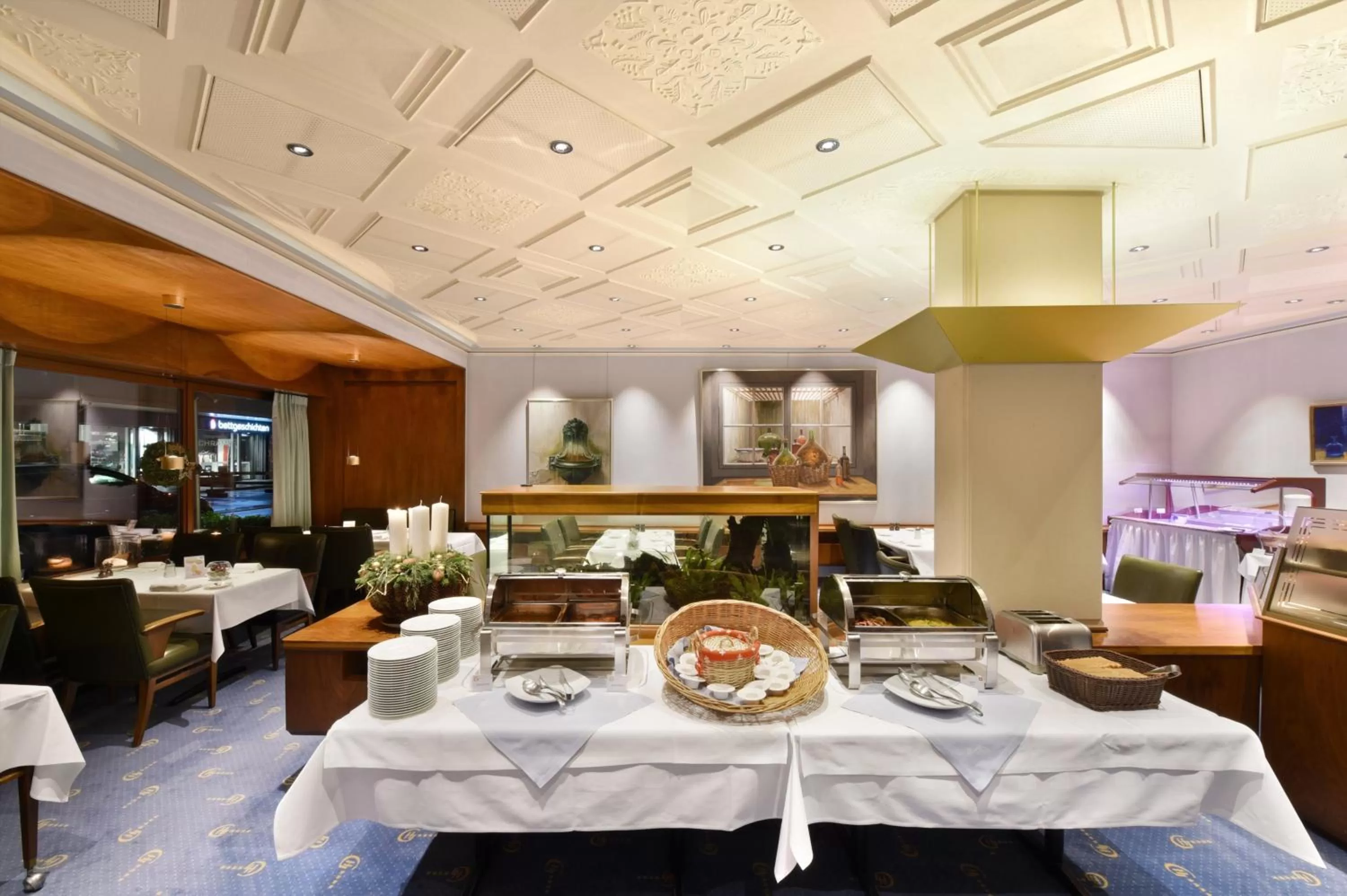 Restaurant/places to eat in Glärnischhof by TRINITY